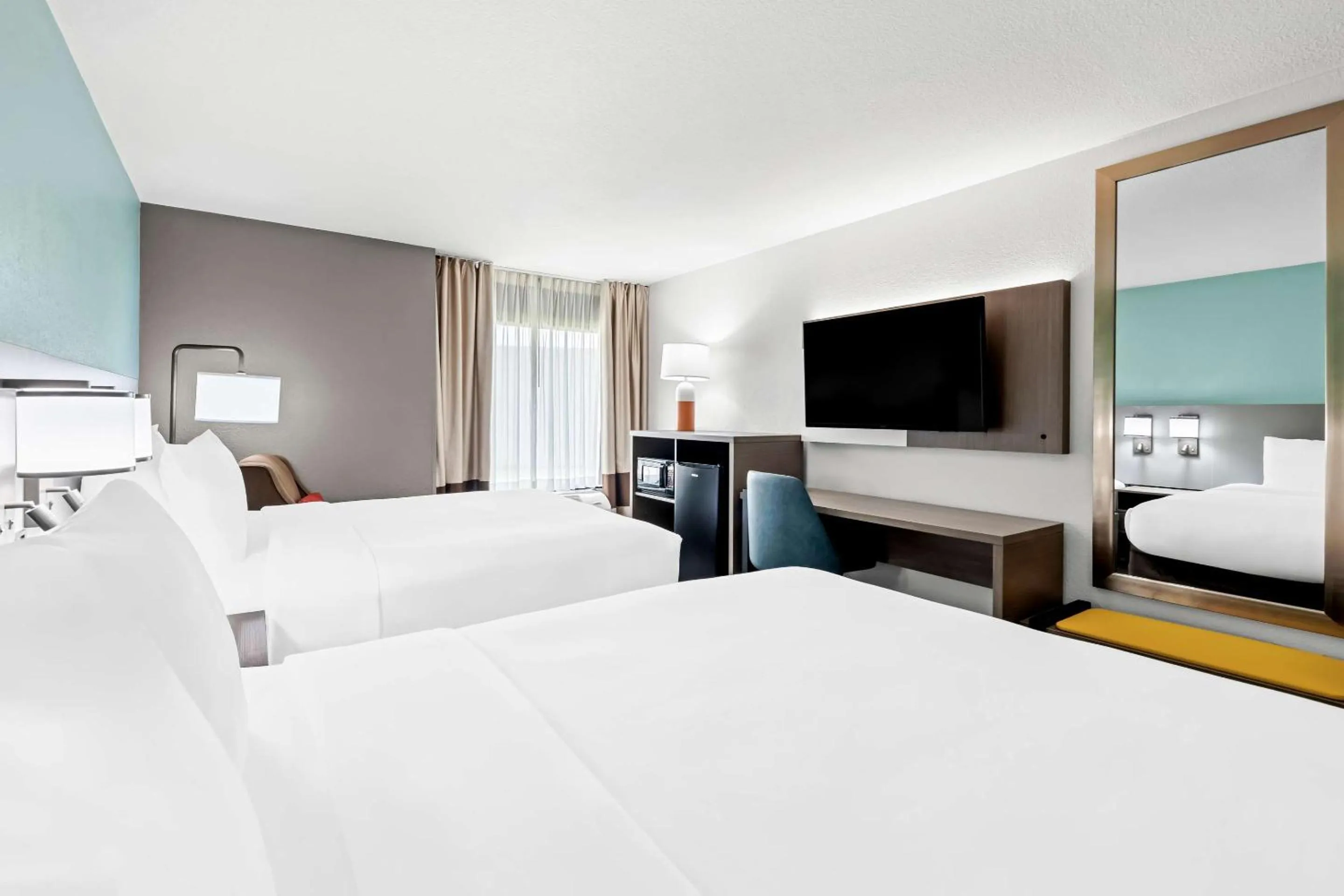 Bedroom, Bed in Comfort Inn near Great Smoky Mountain National Park