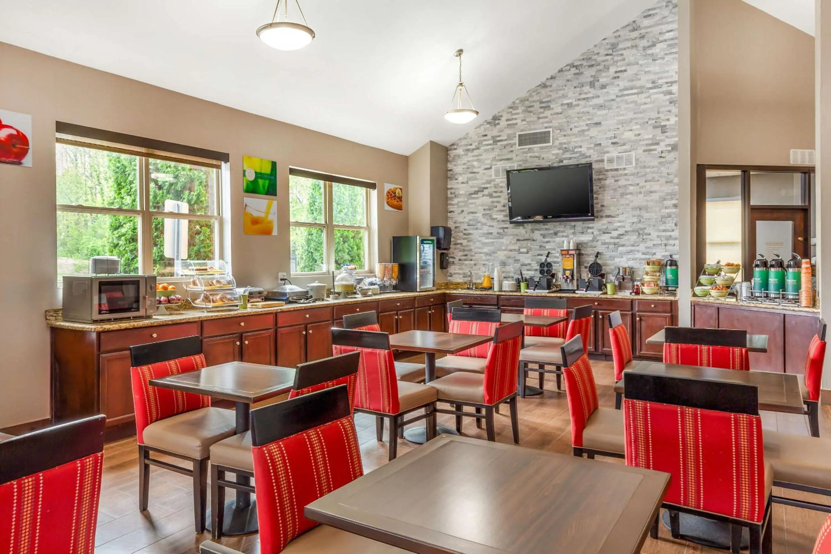 Breakfast in Quality Inn Asheboro South