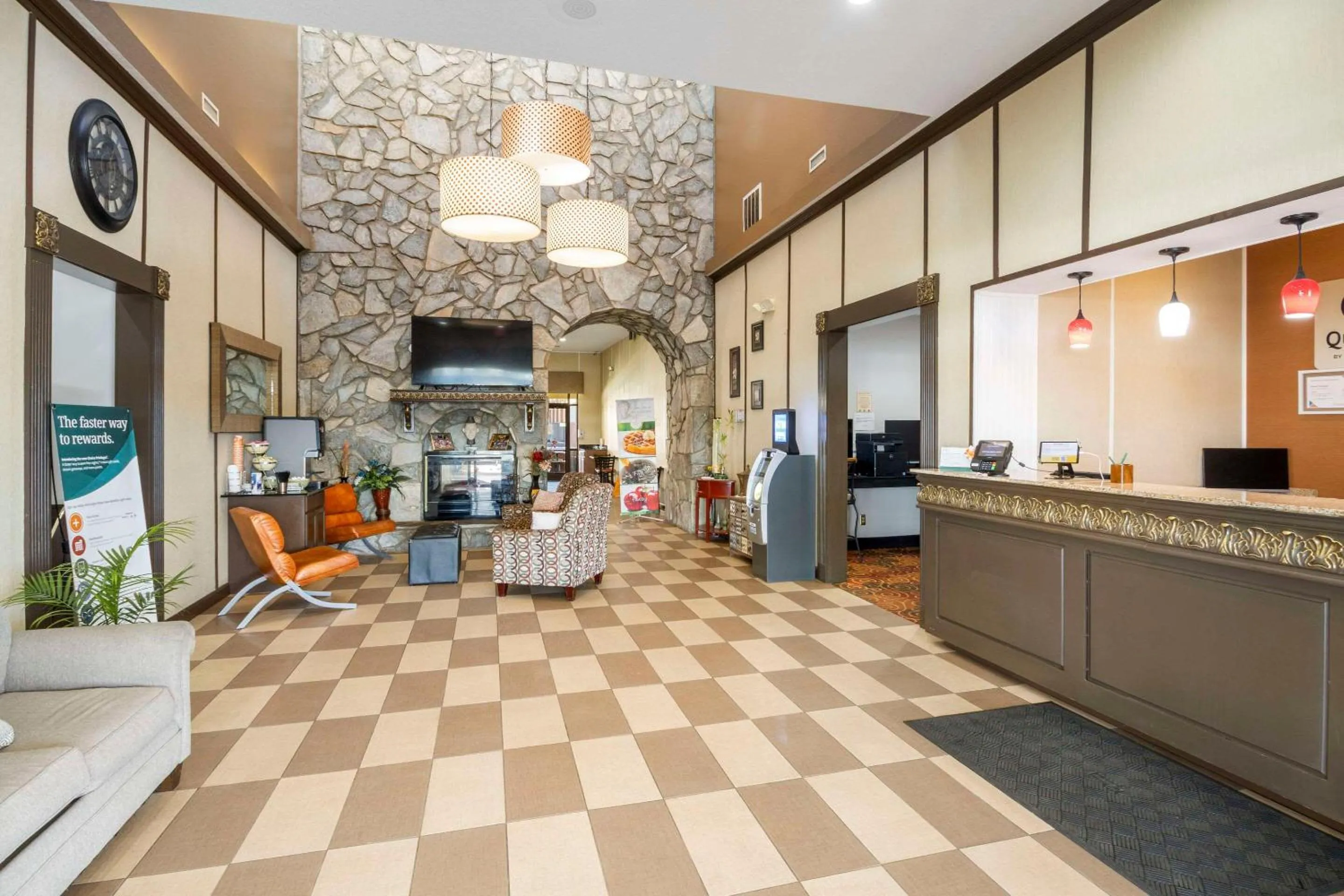Lobby or reception in Quality Suites Hickory South