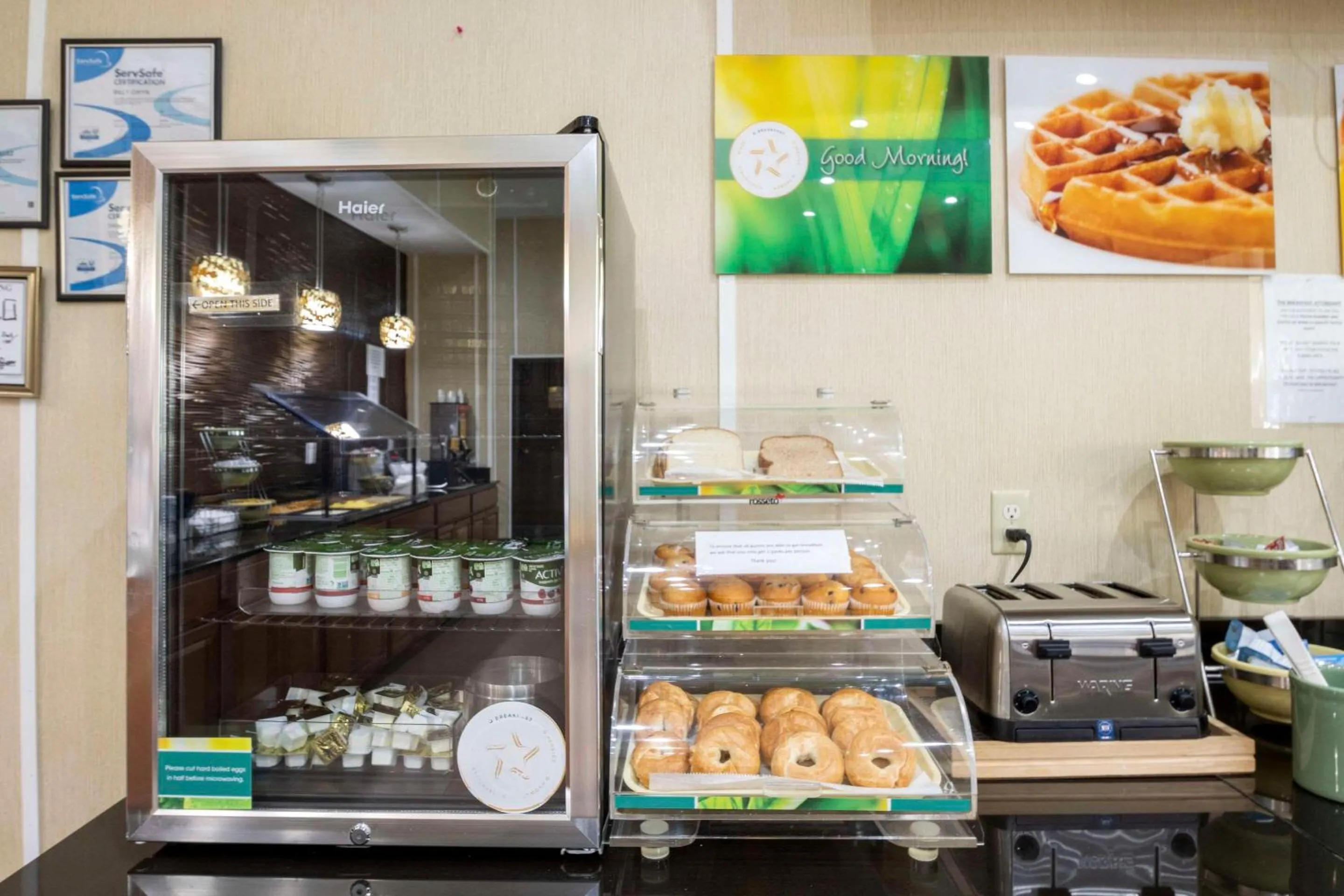 Breakfast in Quality Suites Hickory South