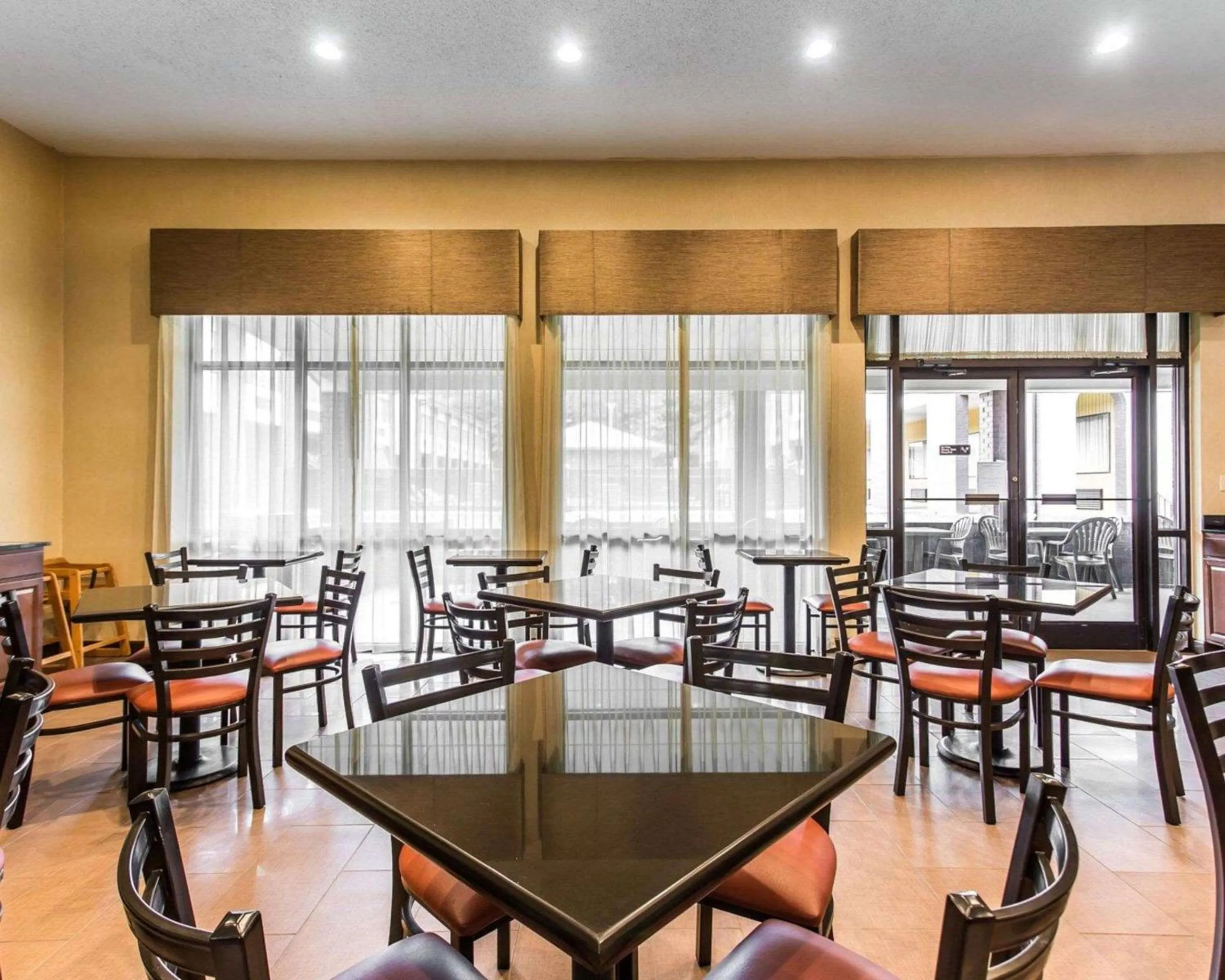 Breakfast in Quality Suites Hickory South