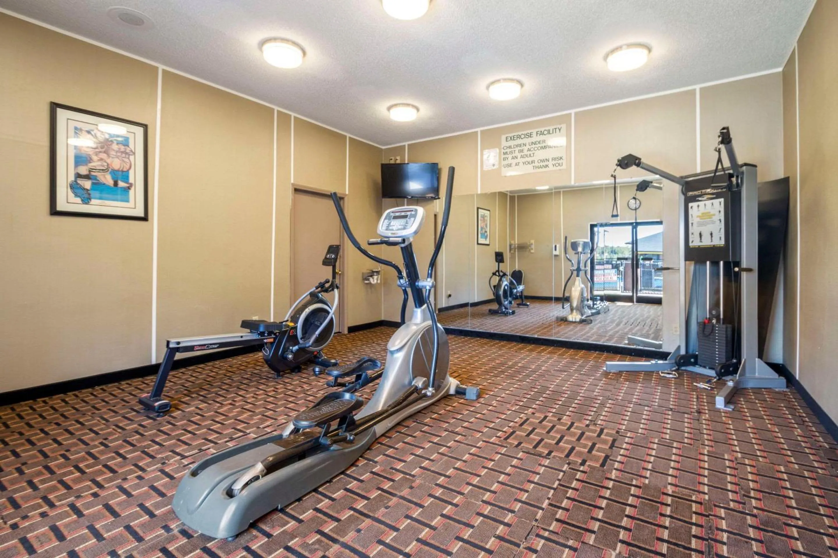 Fitness centre/facilities in Quality Suites Hickory South