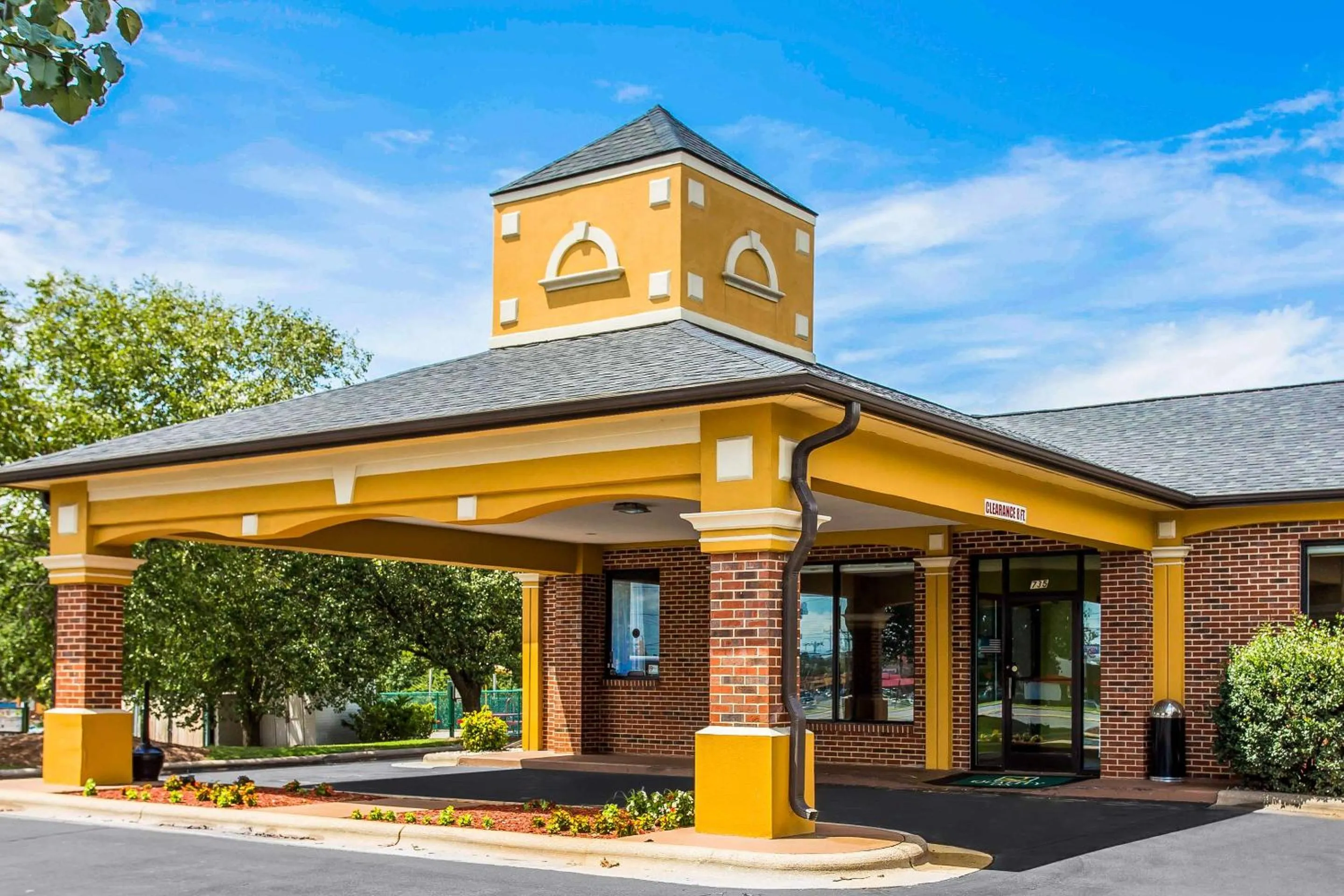 Property building in Quality Inn Albemarle