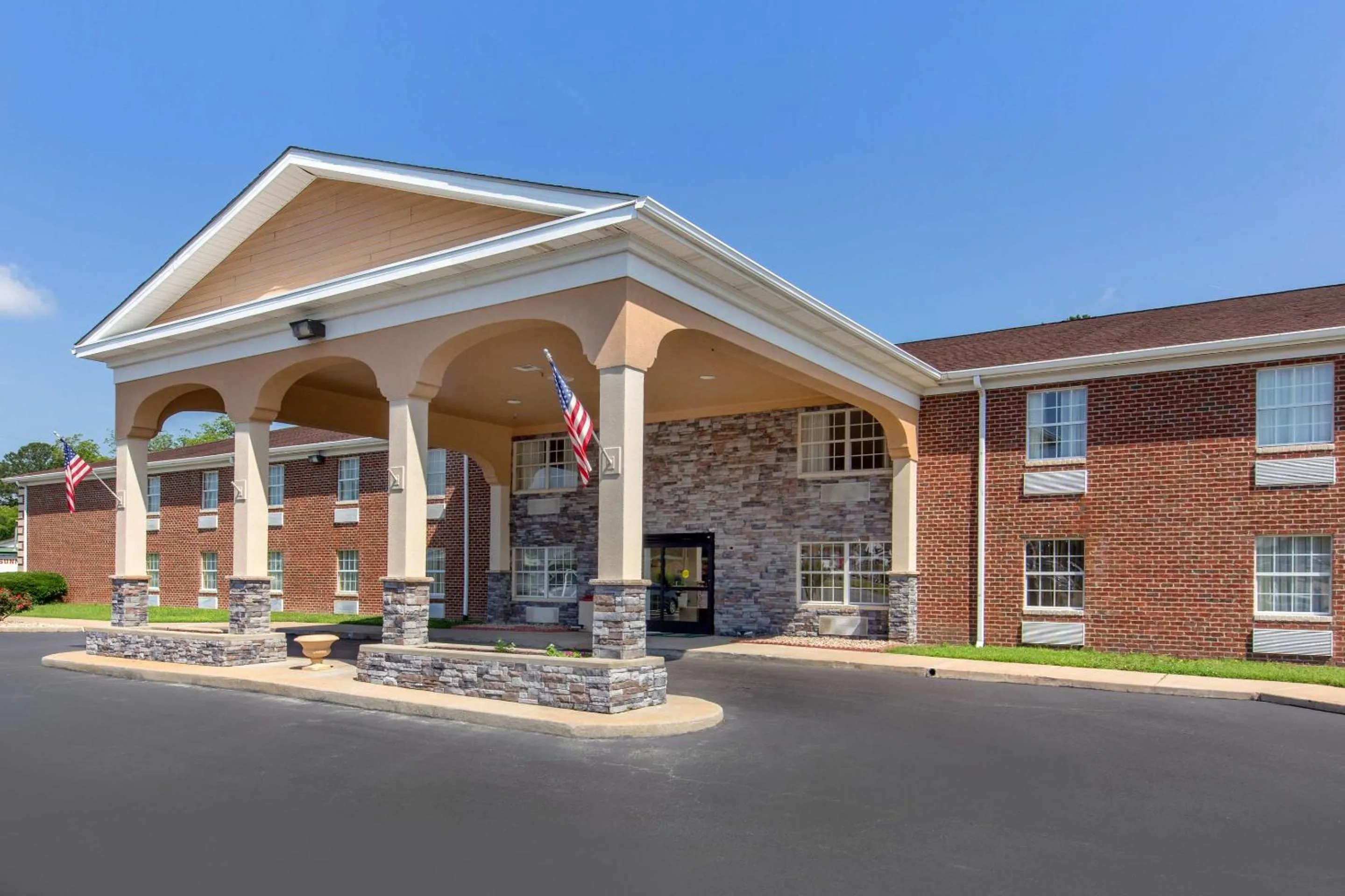 Property building in Quality Inn Williamston