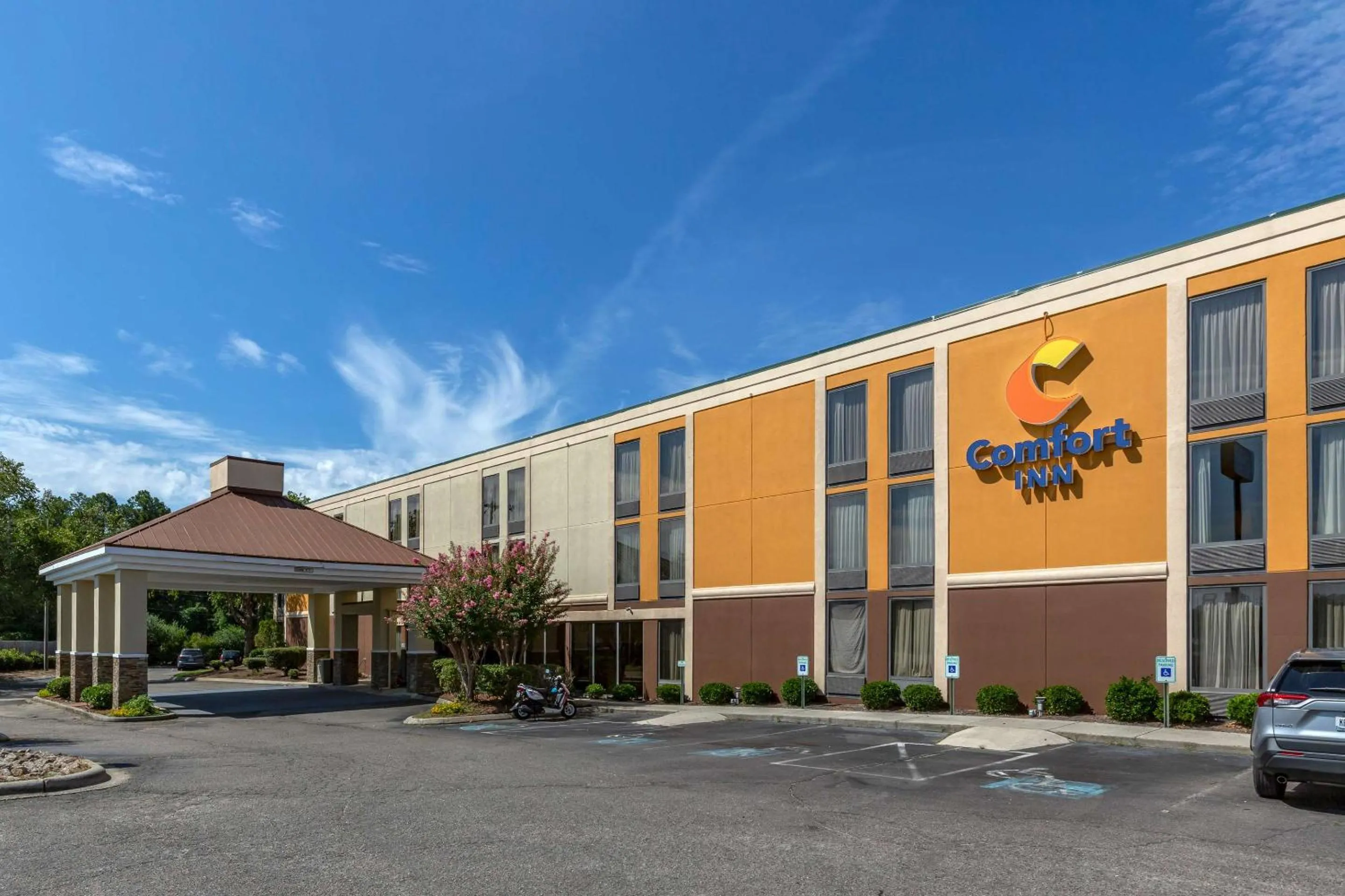 Property building in Comfort Inn Laurinburg