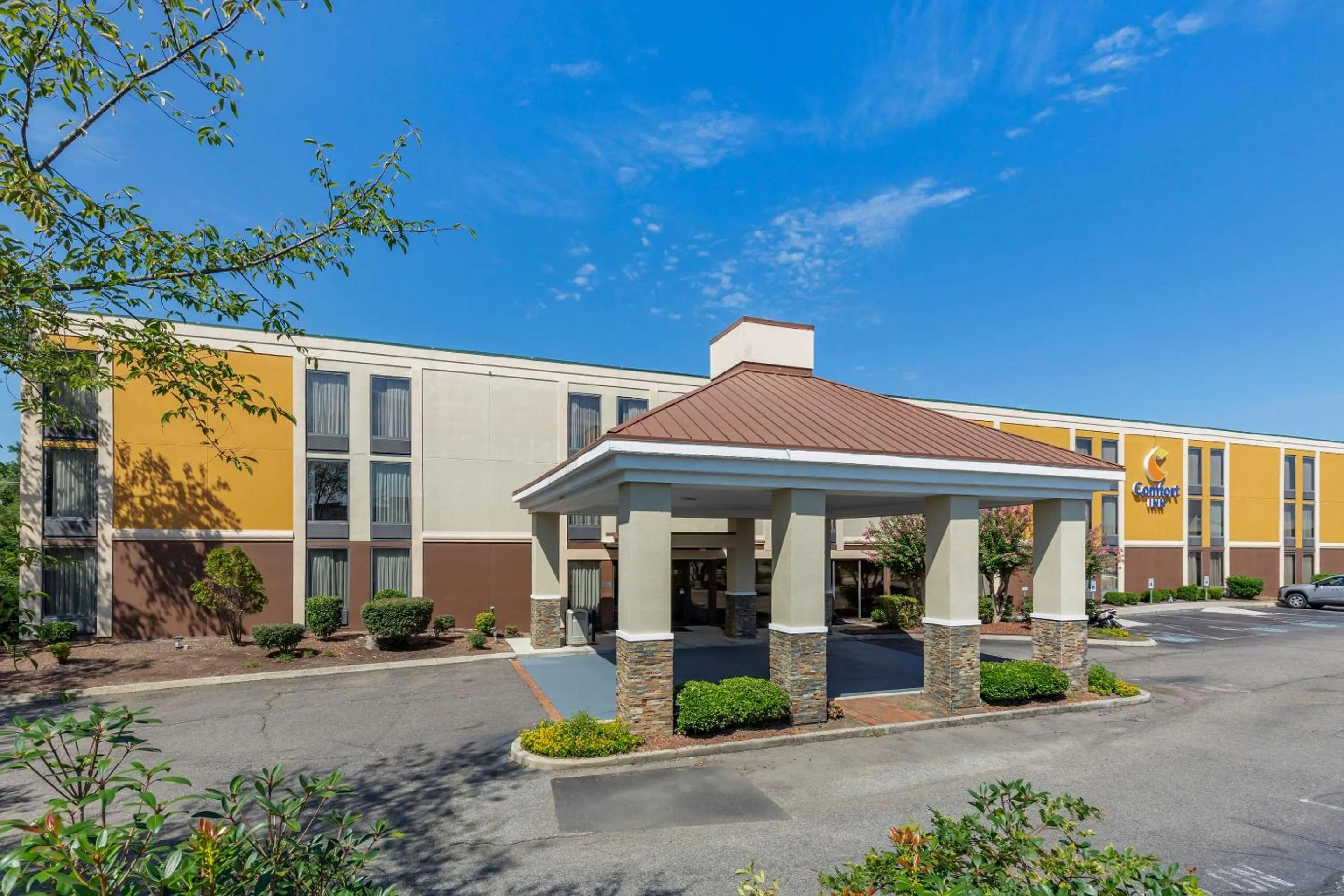 Property building in Comfort Inn Laurinburg