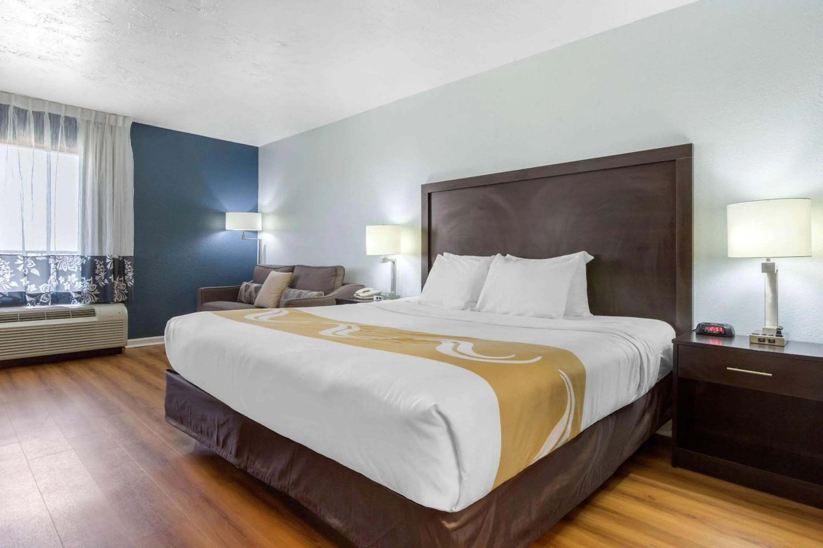 Bedroom in Quality Inn Carolina Oceanfront