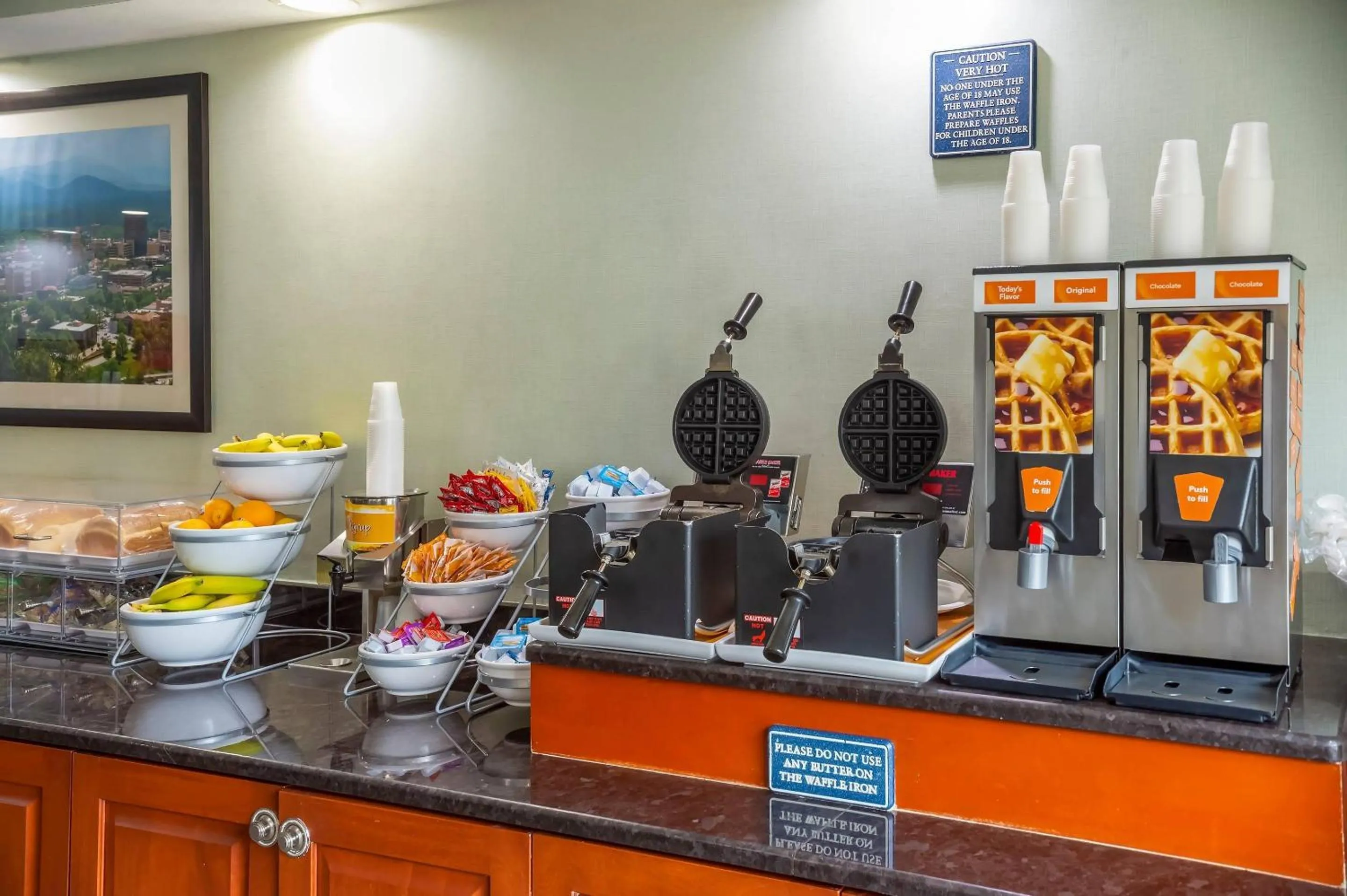 Breakfast in Comfort Suites Outlet Center