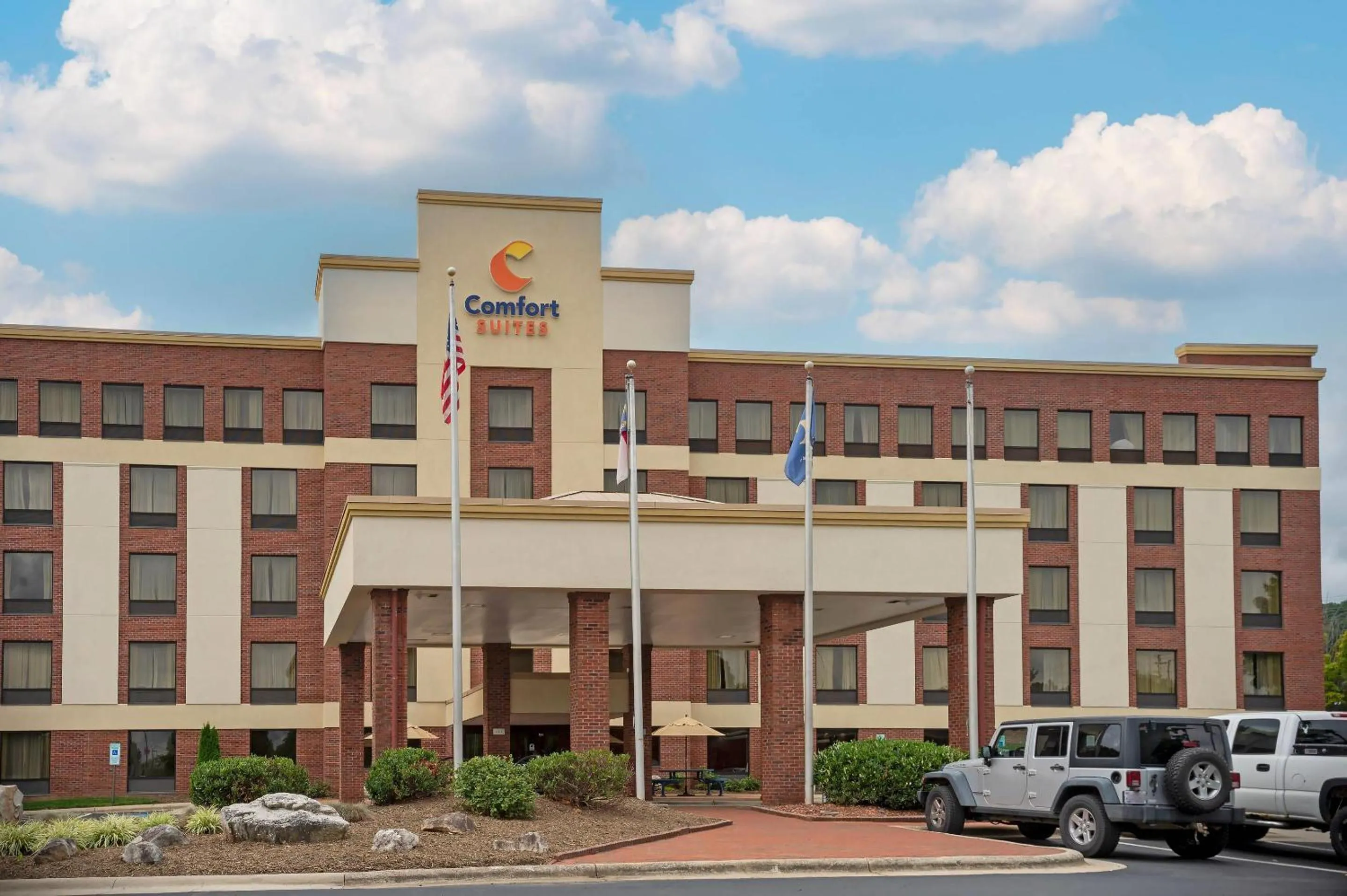 Property building in Comfort Suites Outlet Center