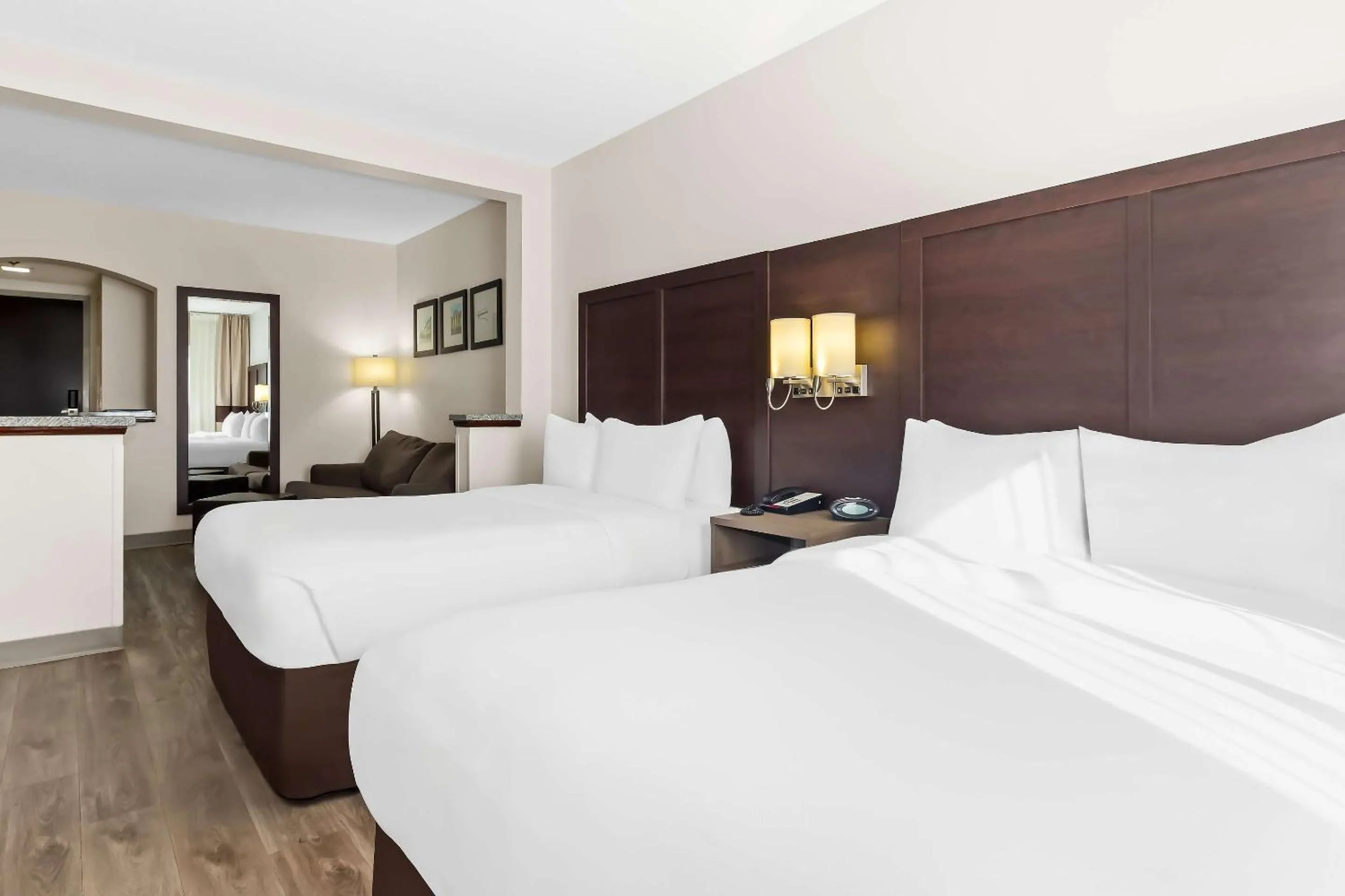 Bedroom, Bed in Comfort Suites Lumberton North