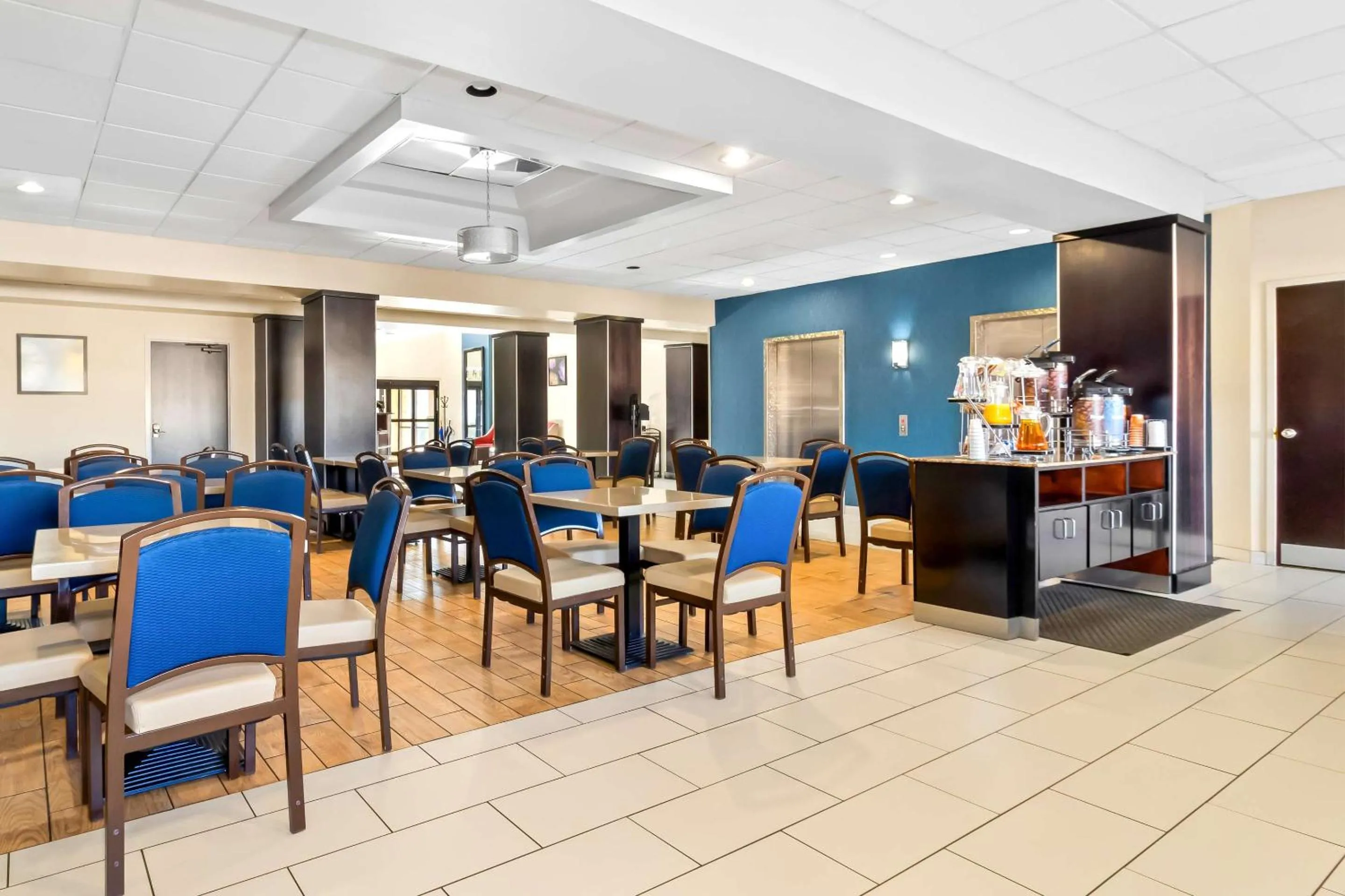 Breakfast in Comfort Suites Lumberton North