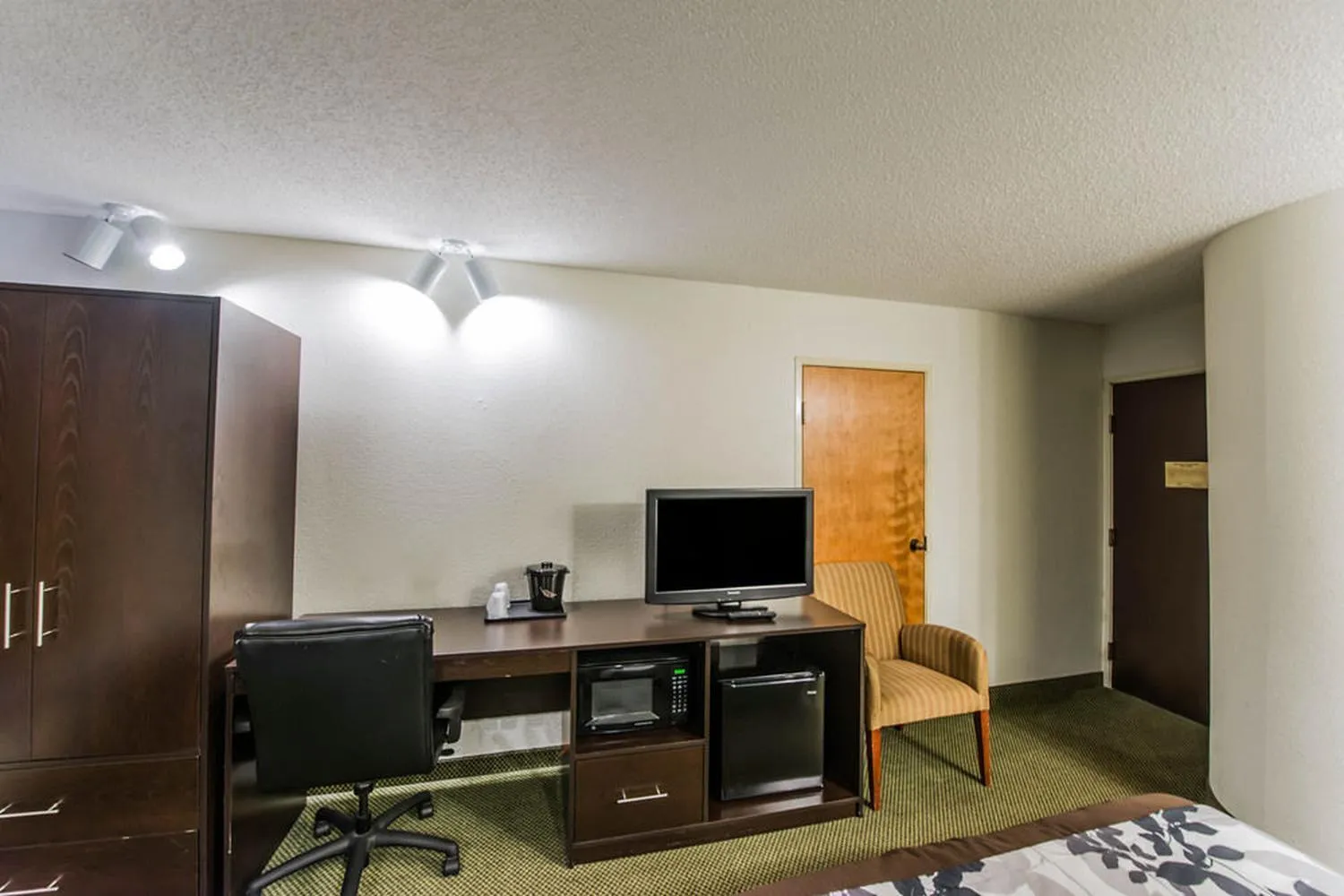 TV and multimedia in Sleep Inn Morganton Southeast