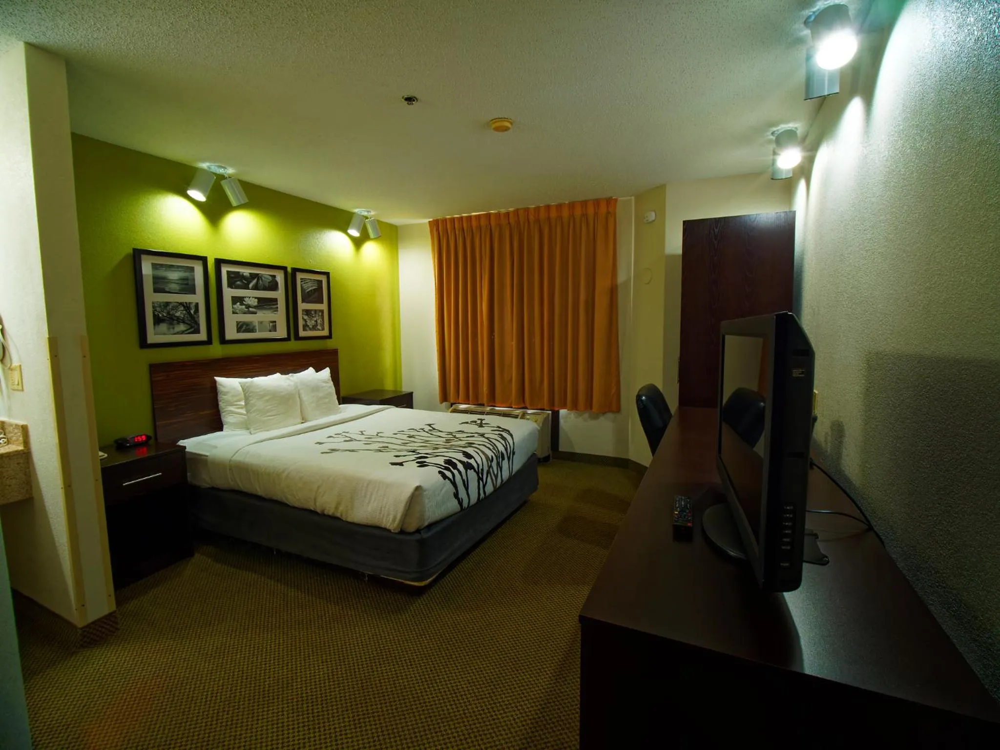 Bed in Sleep Inn Morganton Southeast