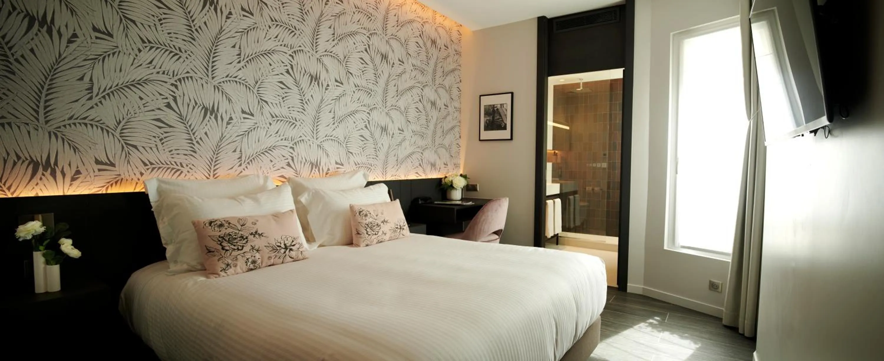 Bed in Hôtel Roi de Sicile - Rivoli