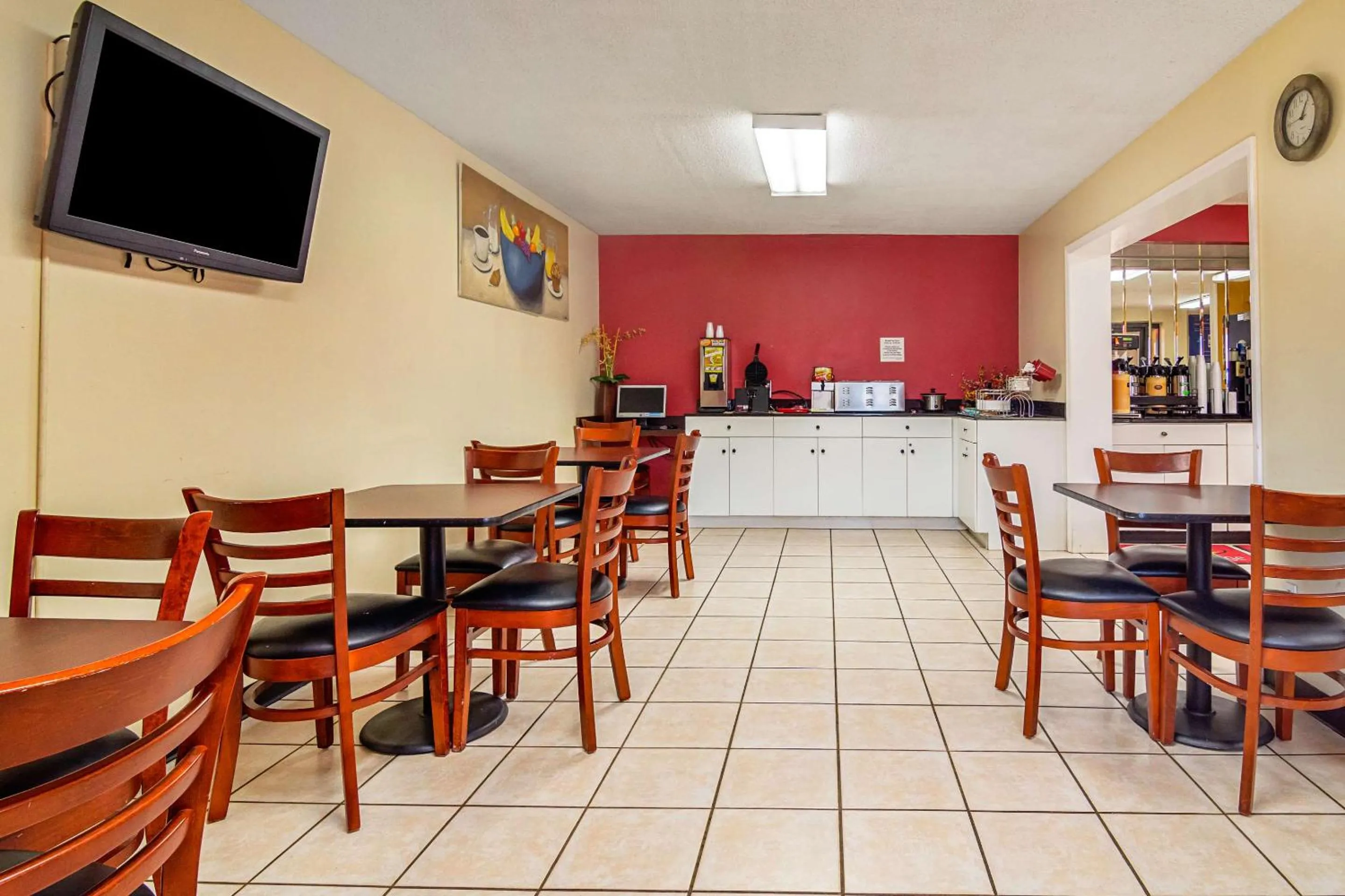 Breakfast in Econo Lodge Research Triangle Park