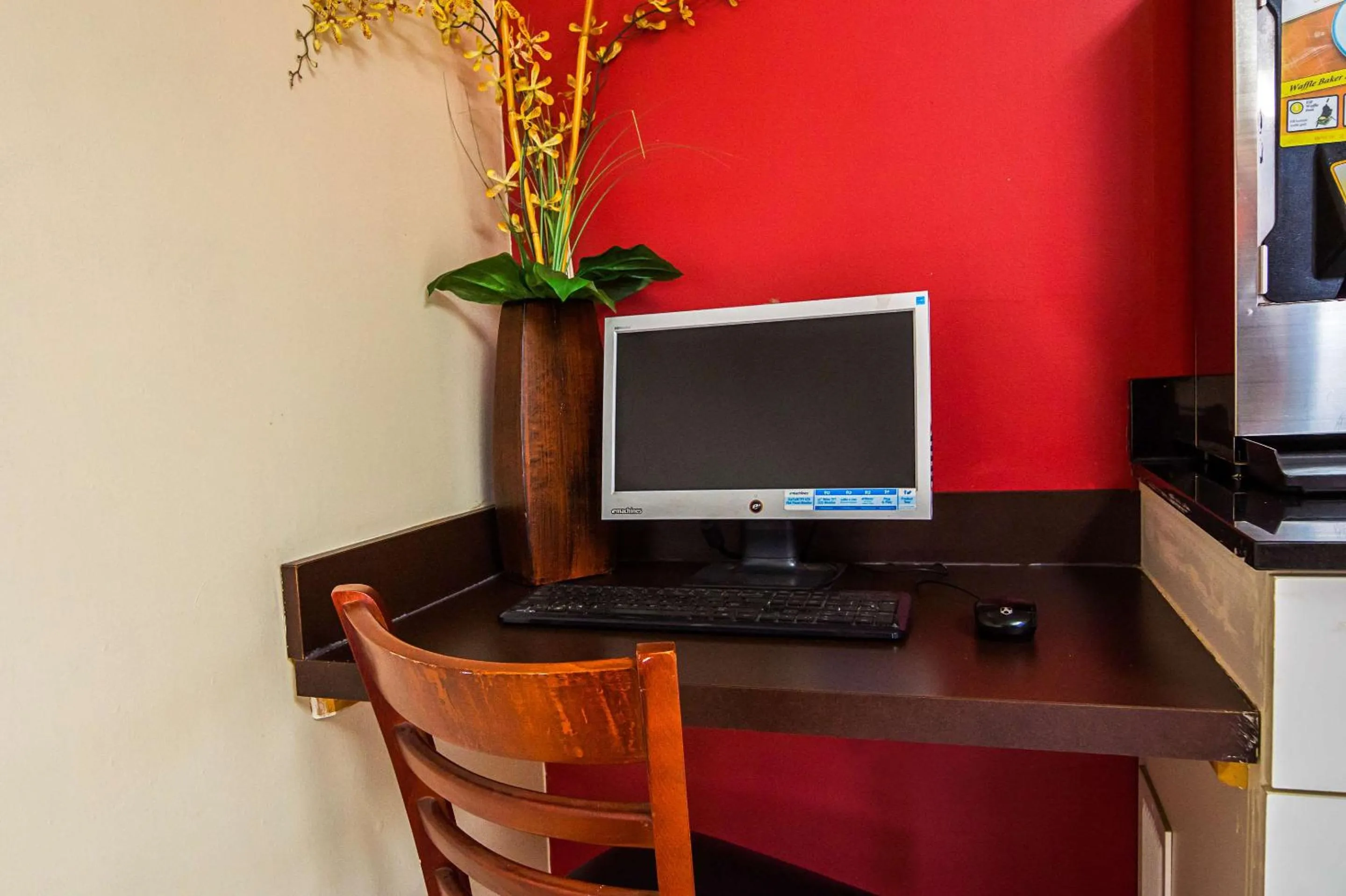 Business facilities in Econo Lodge Research Triangle Park