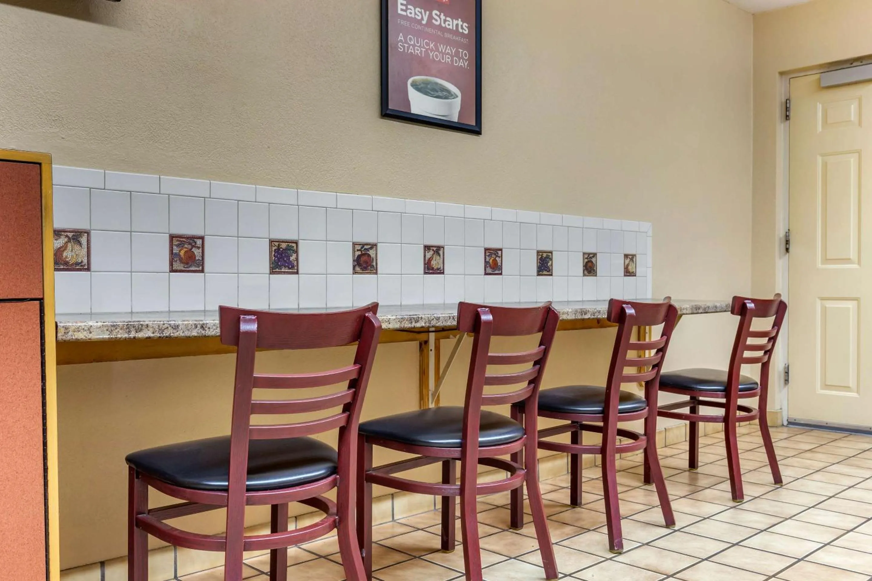 Breakfast in Econo Lodge Fayetteville I-95