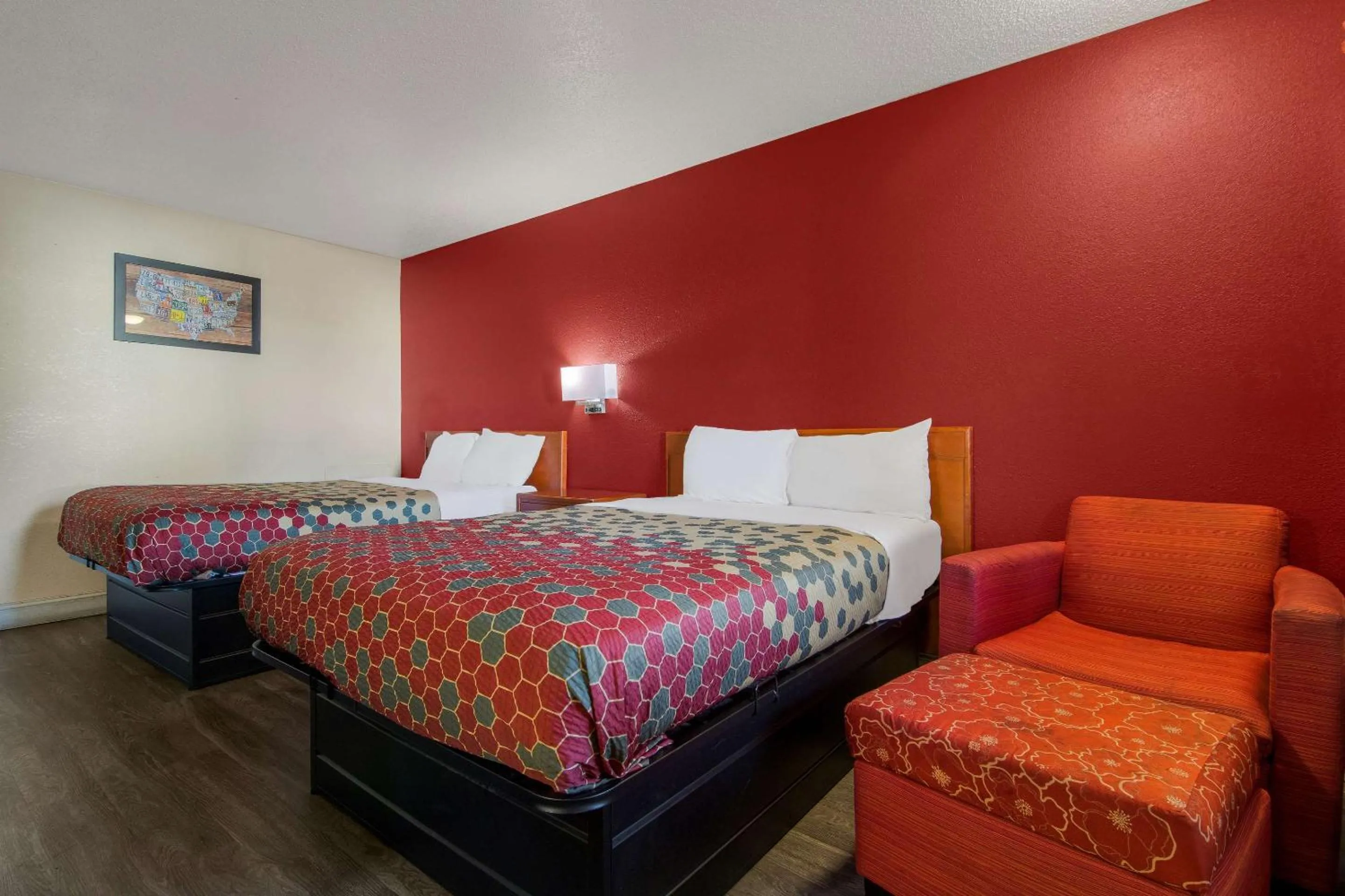 Bedroom, Bed in Econo Lodge Goldsboro Hwy 70