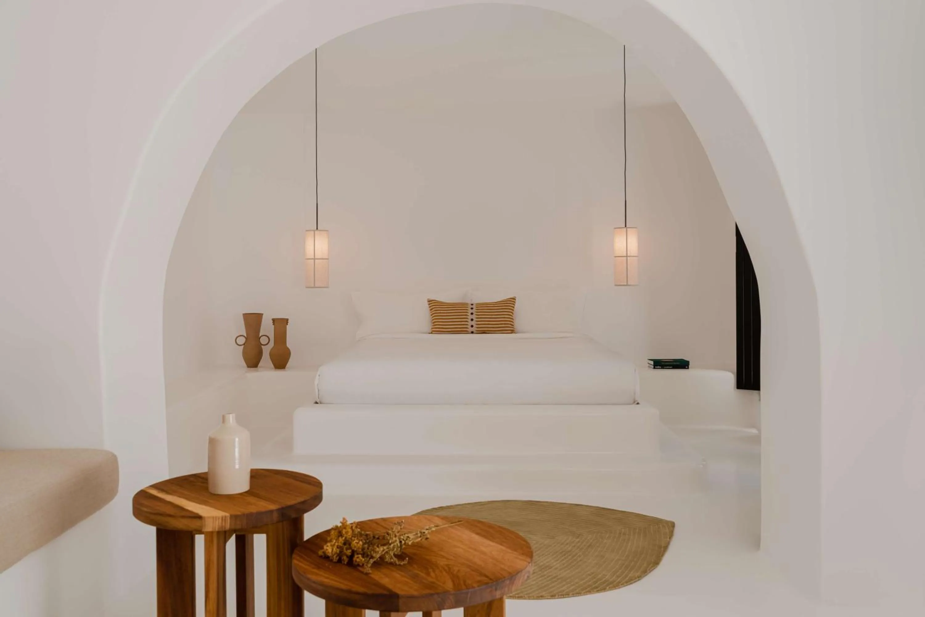 Photo of the whole room in Nobu Hotel Santorini