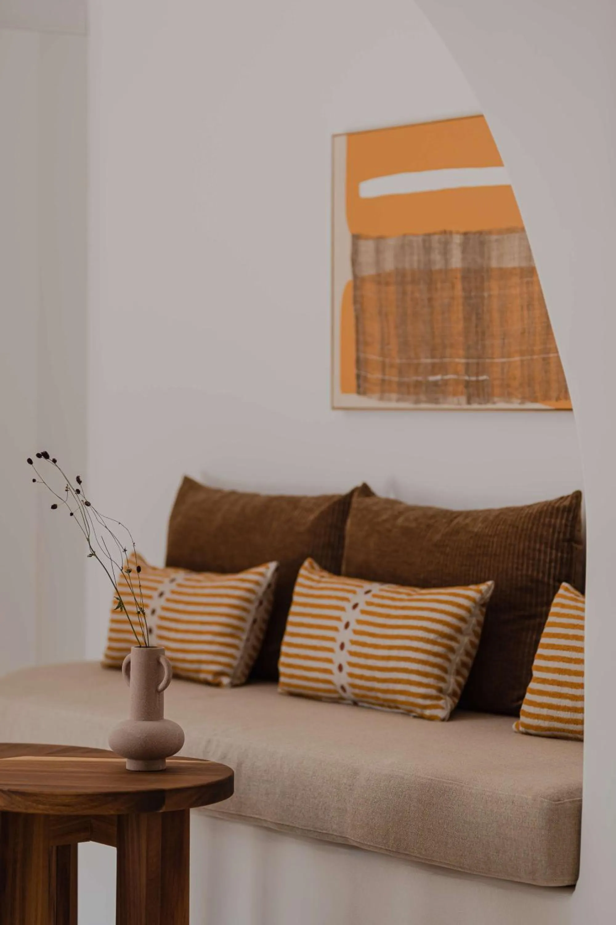 Photo of the whole room in Nobu Hotel Santorini