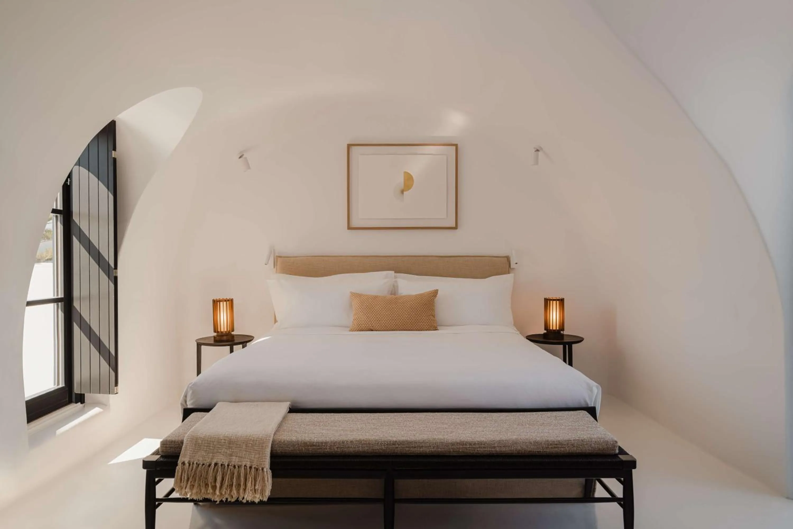Photo of the whole room in Nobu Hotel Santorini