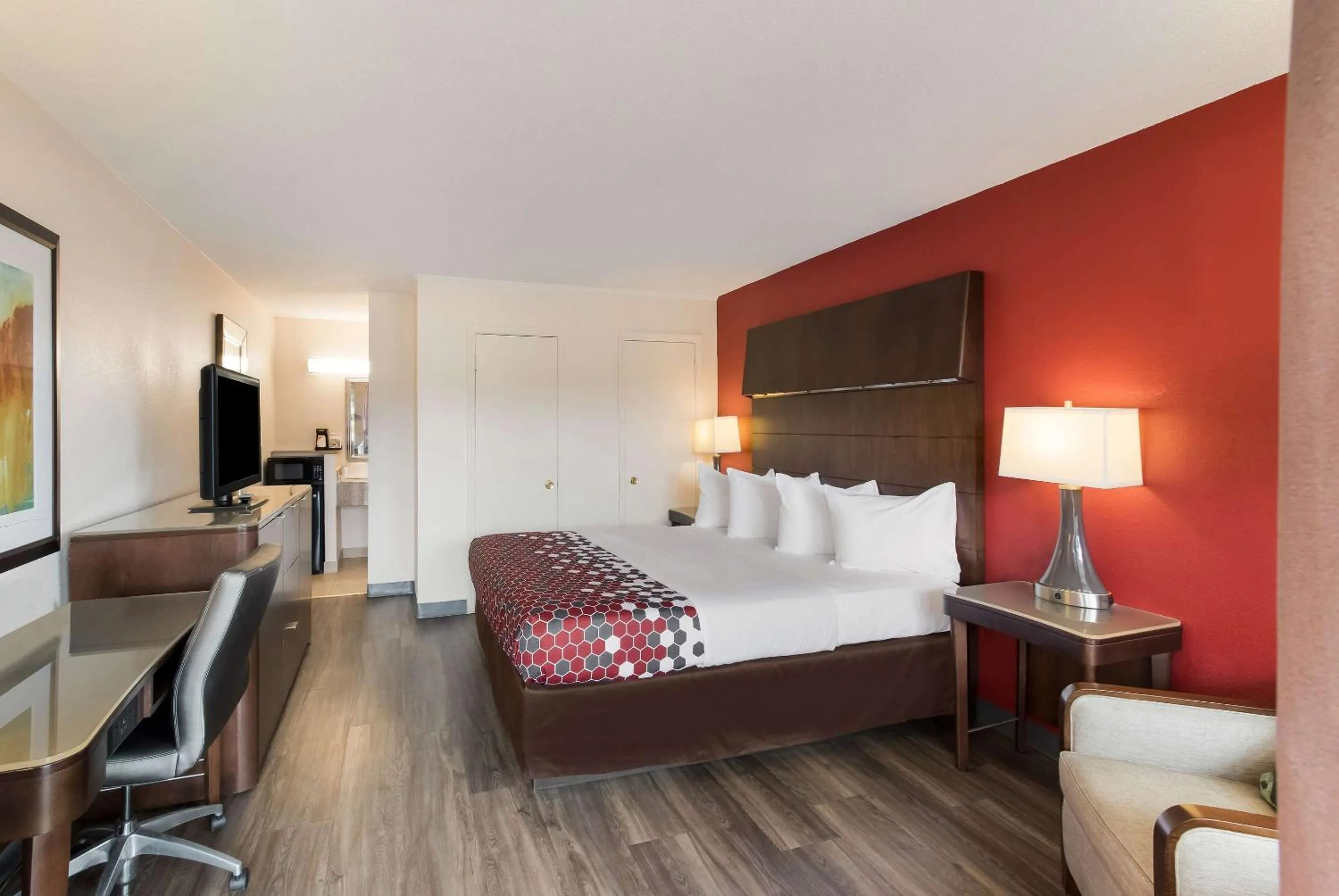 Bedroom, Bed in Econo Lodge Washington NC North