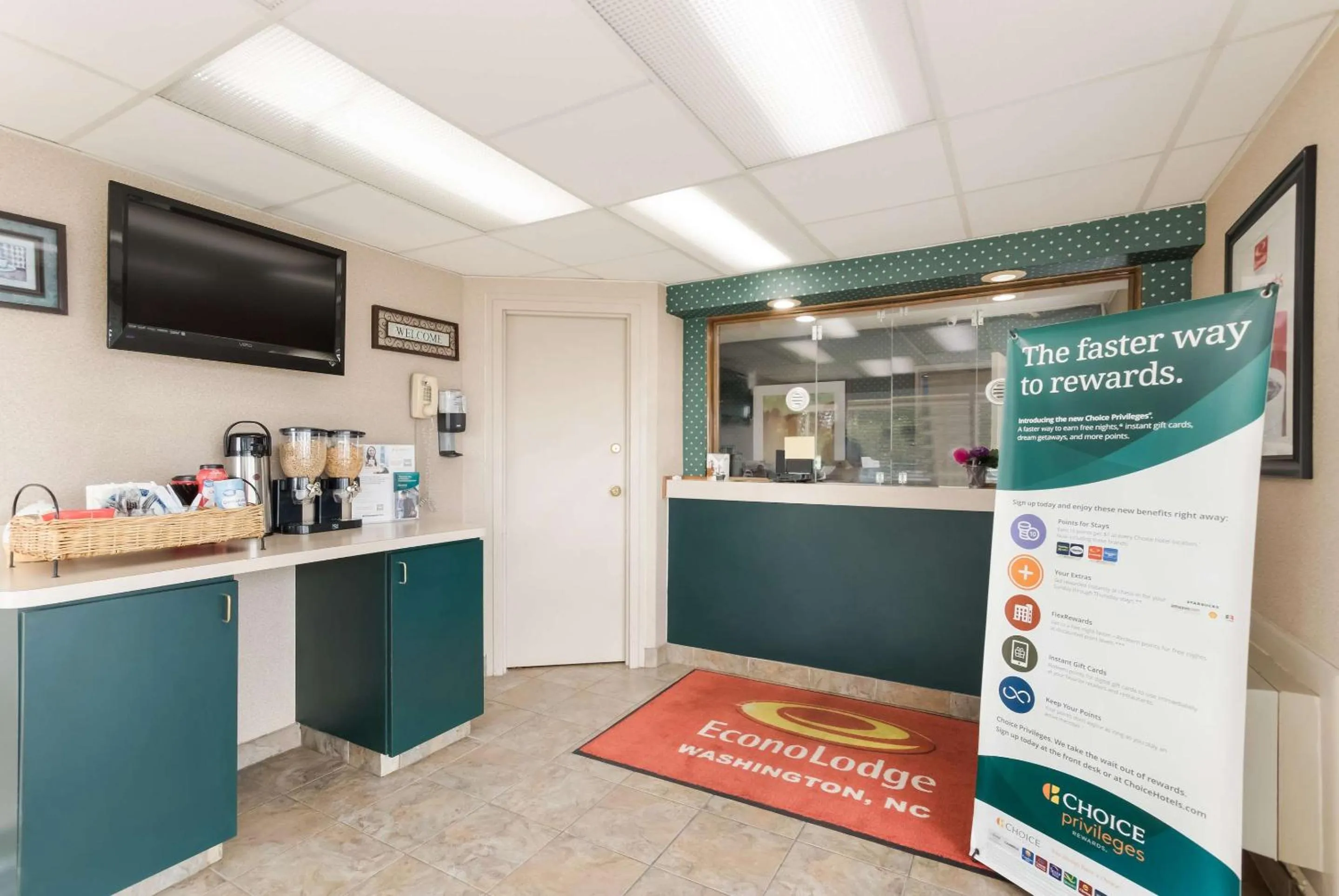 Breakfast in Econo Lodge Washington NC North