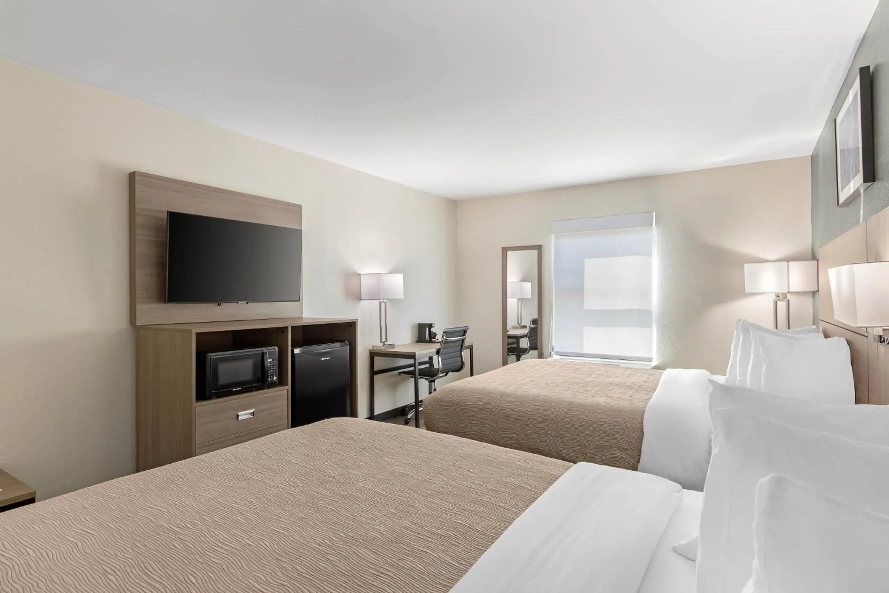 Bedroom, Bed in Quality Inn Washington NC