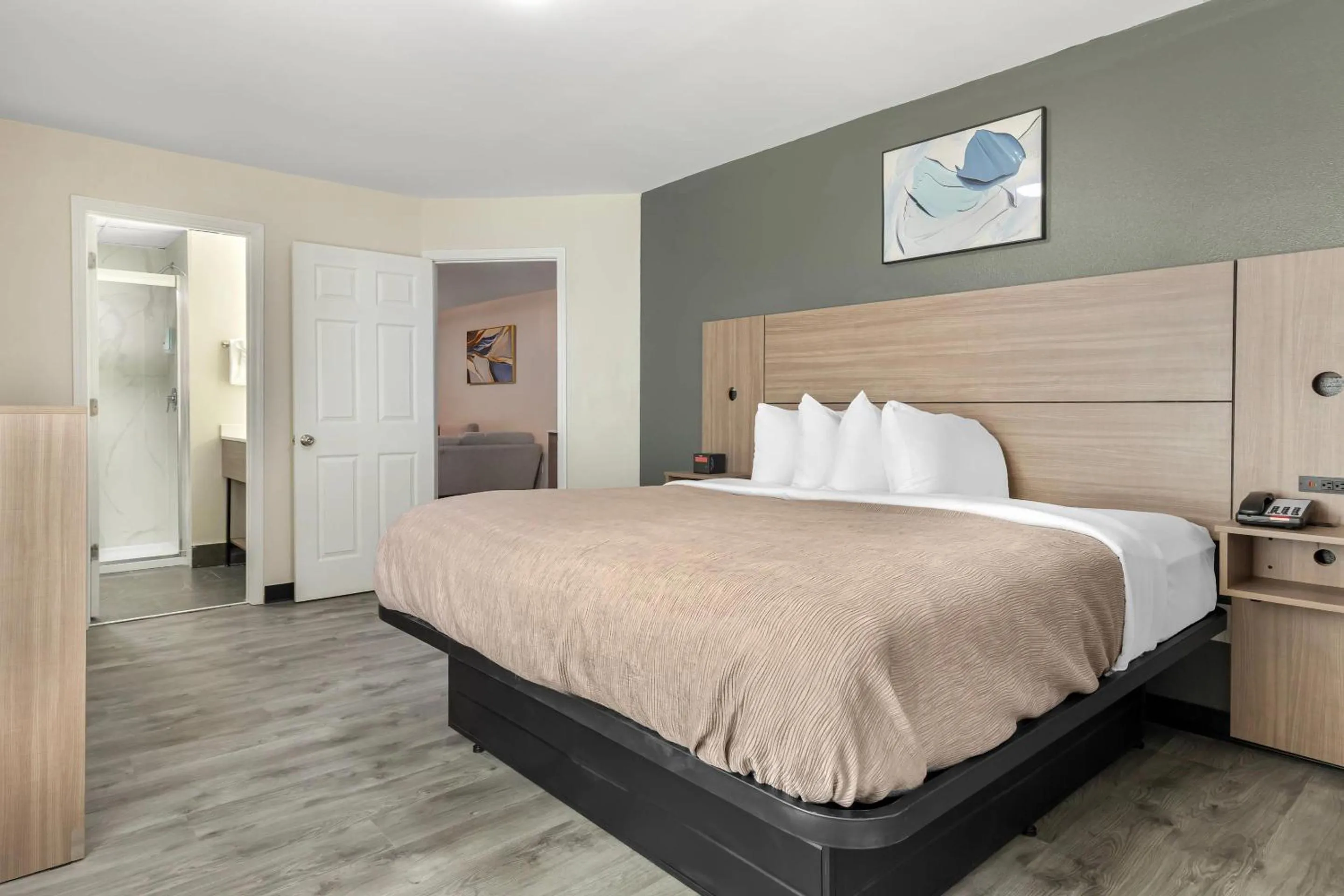 Bedroom, Bed in Quality Inn Washington NC