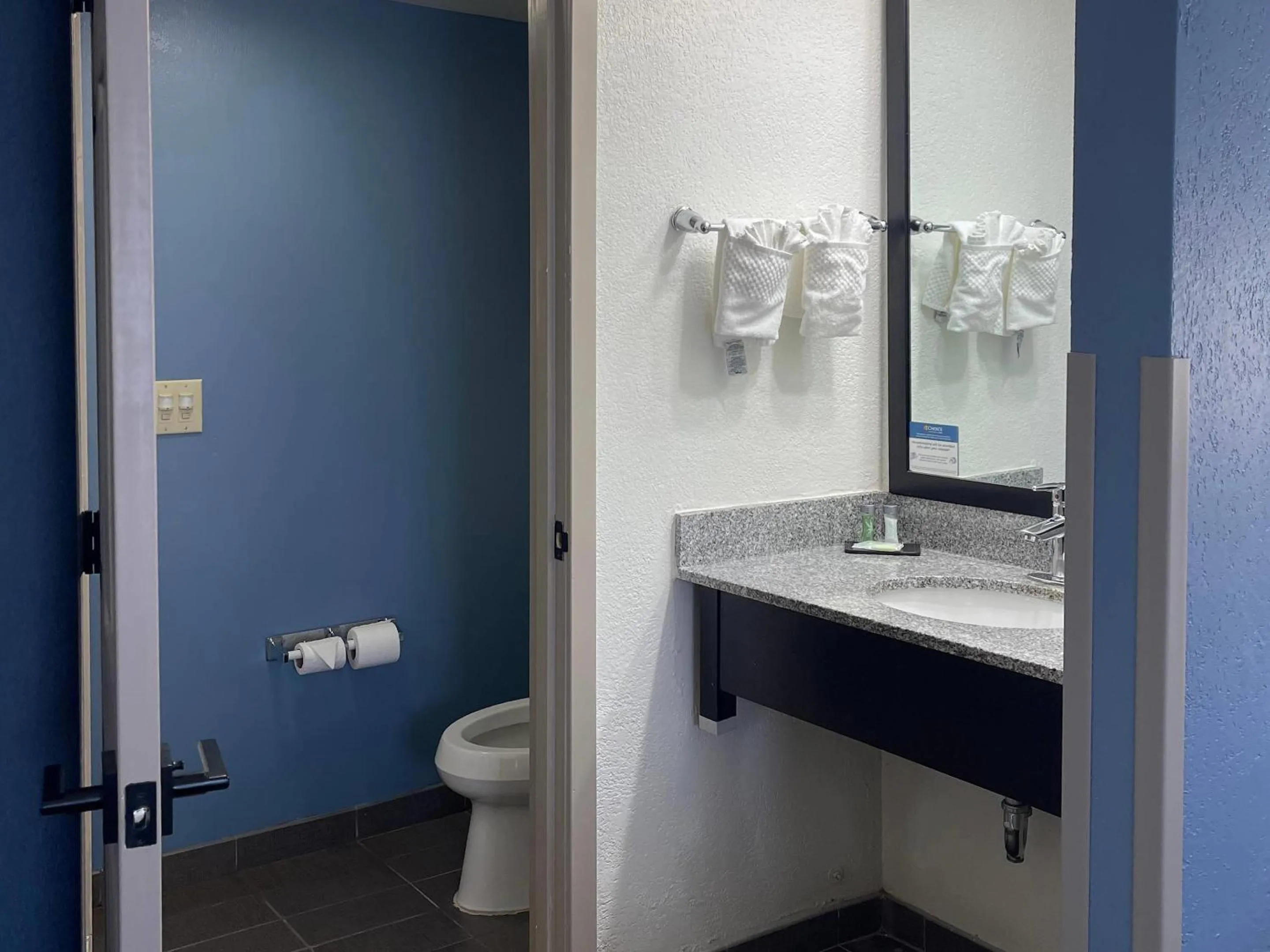 Bedroom in Sleep Inn Hanes Mall