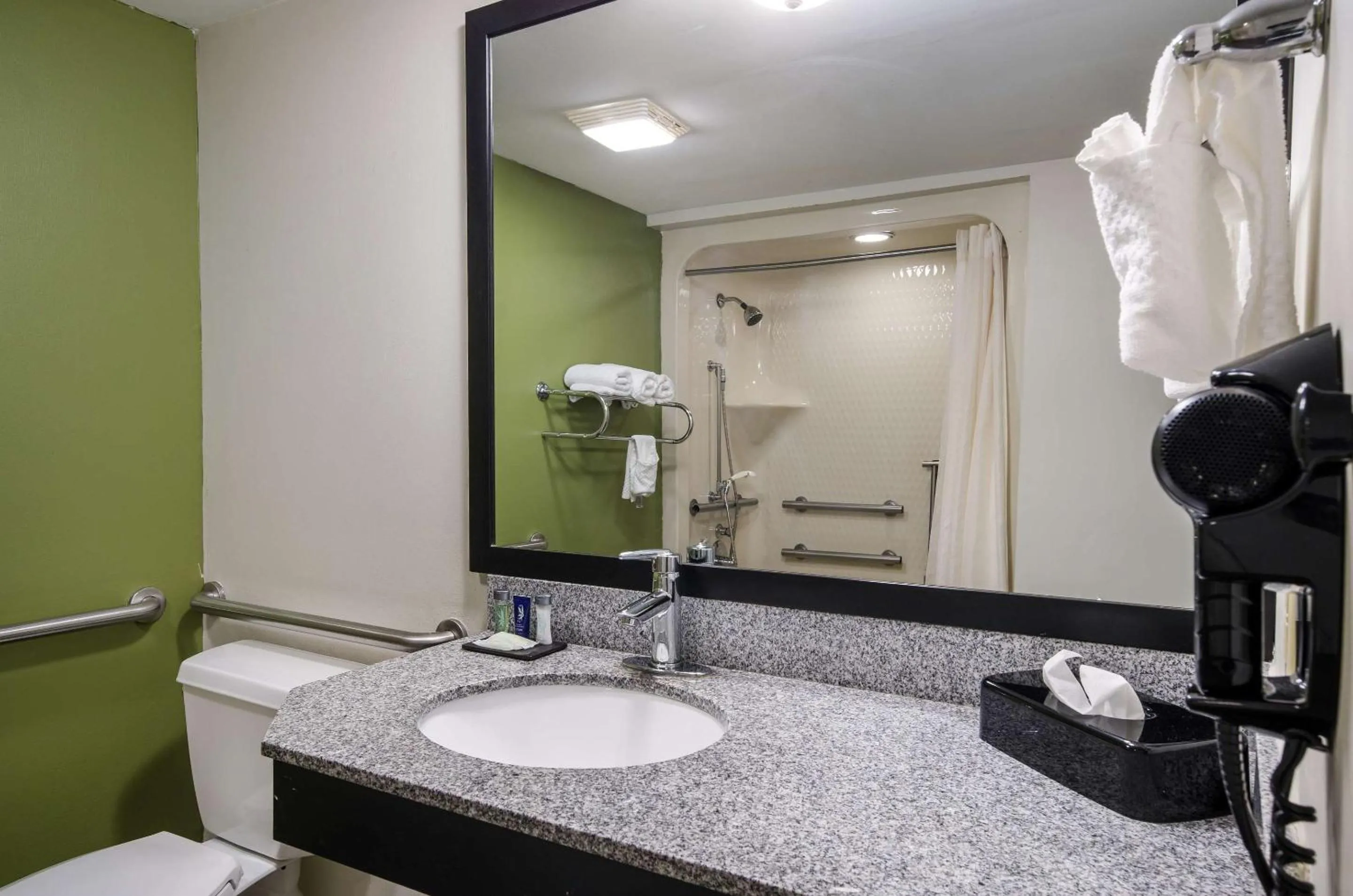 Bedroom in Sleep Inn Hanes Mall