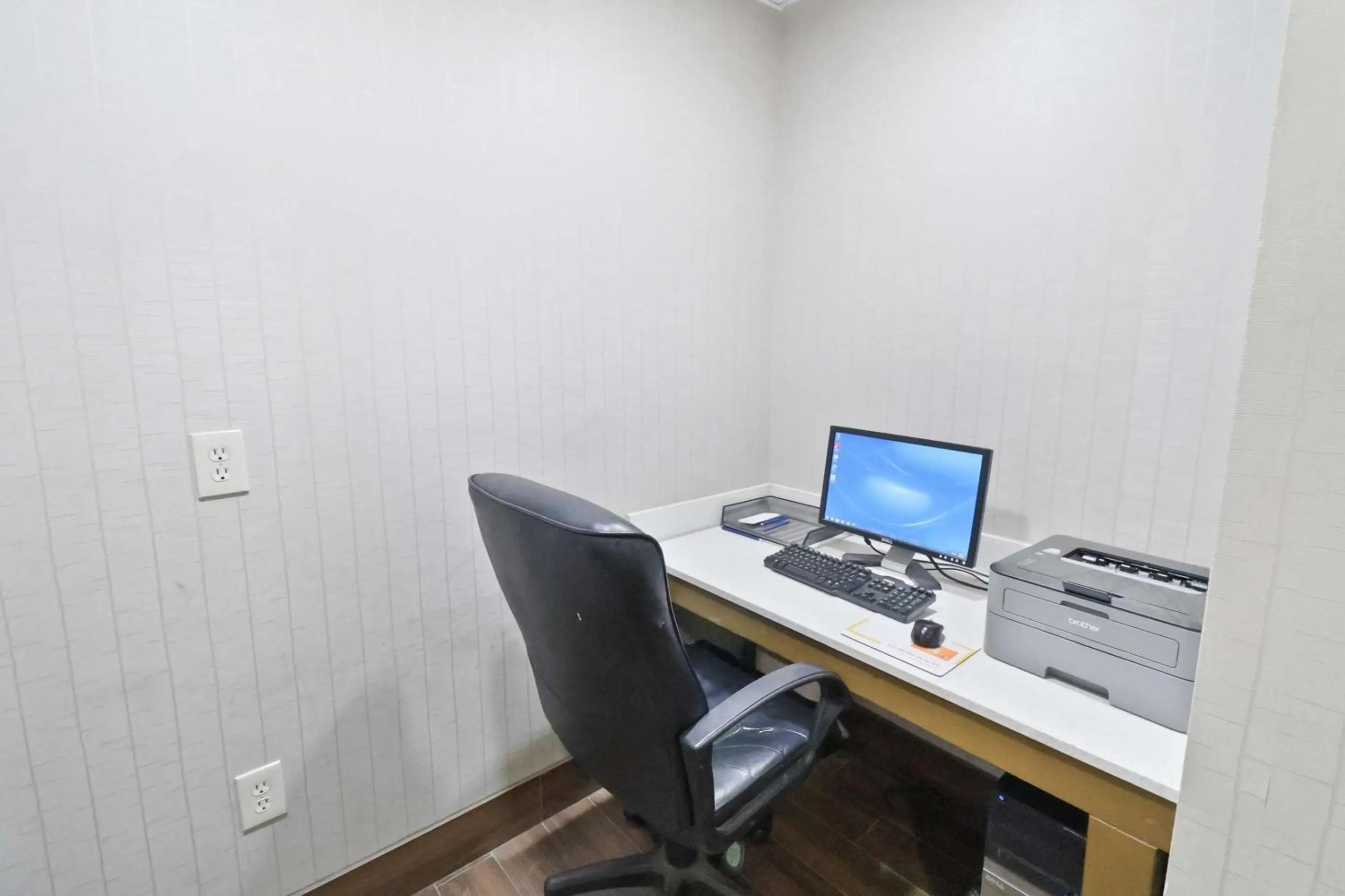 Business facilities in Comfort Inn Dunn near I-95