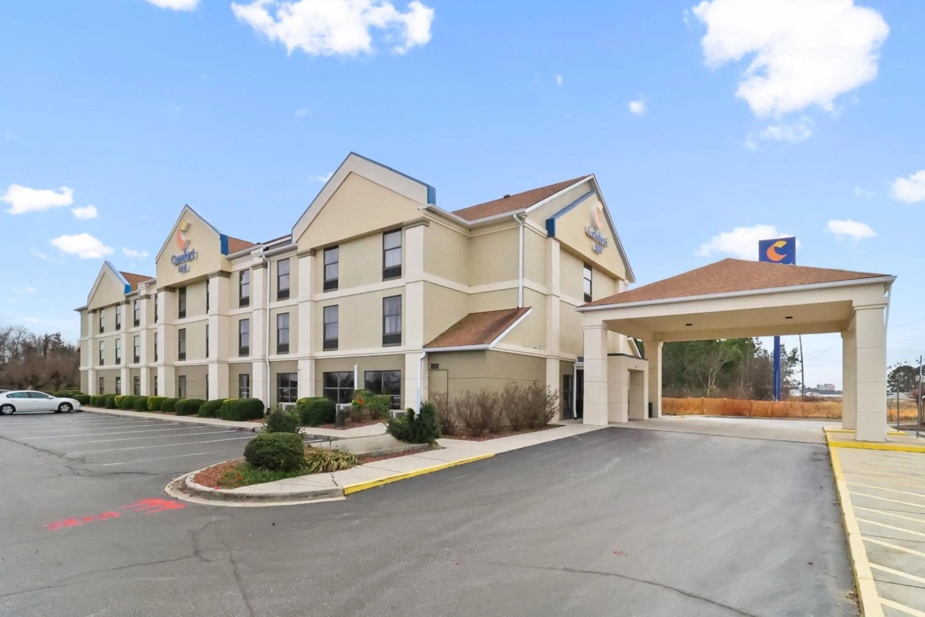 Property building in Comfort Inn Dunn near I-95