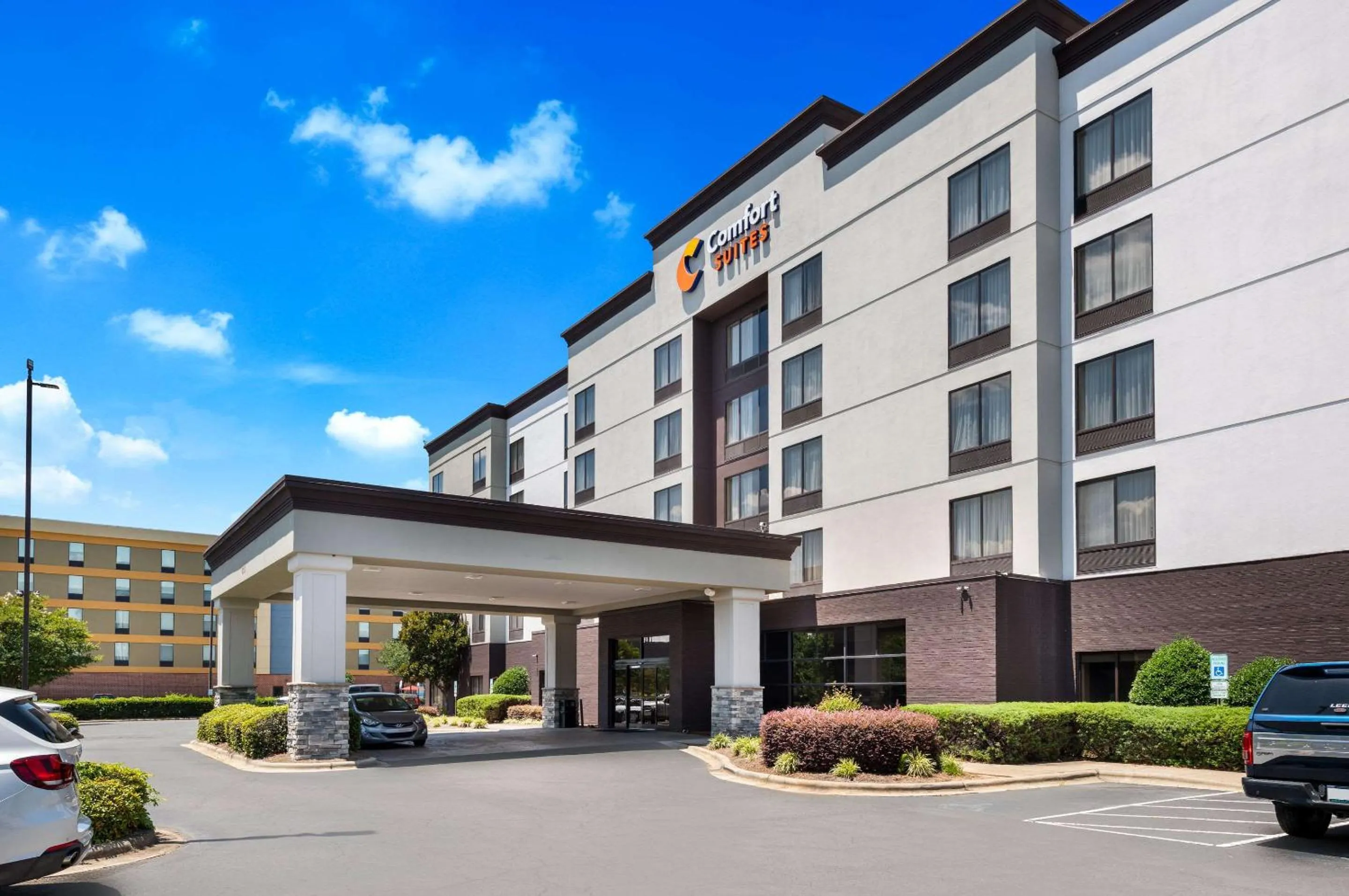 Property building in Comfort Suites Northlake