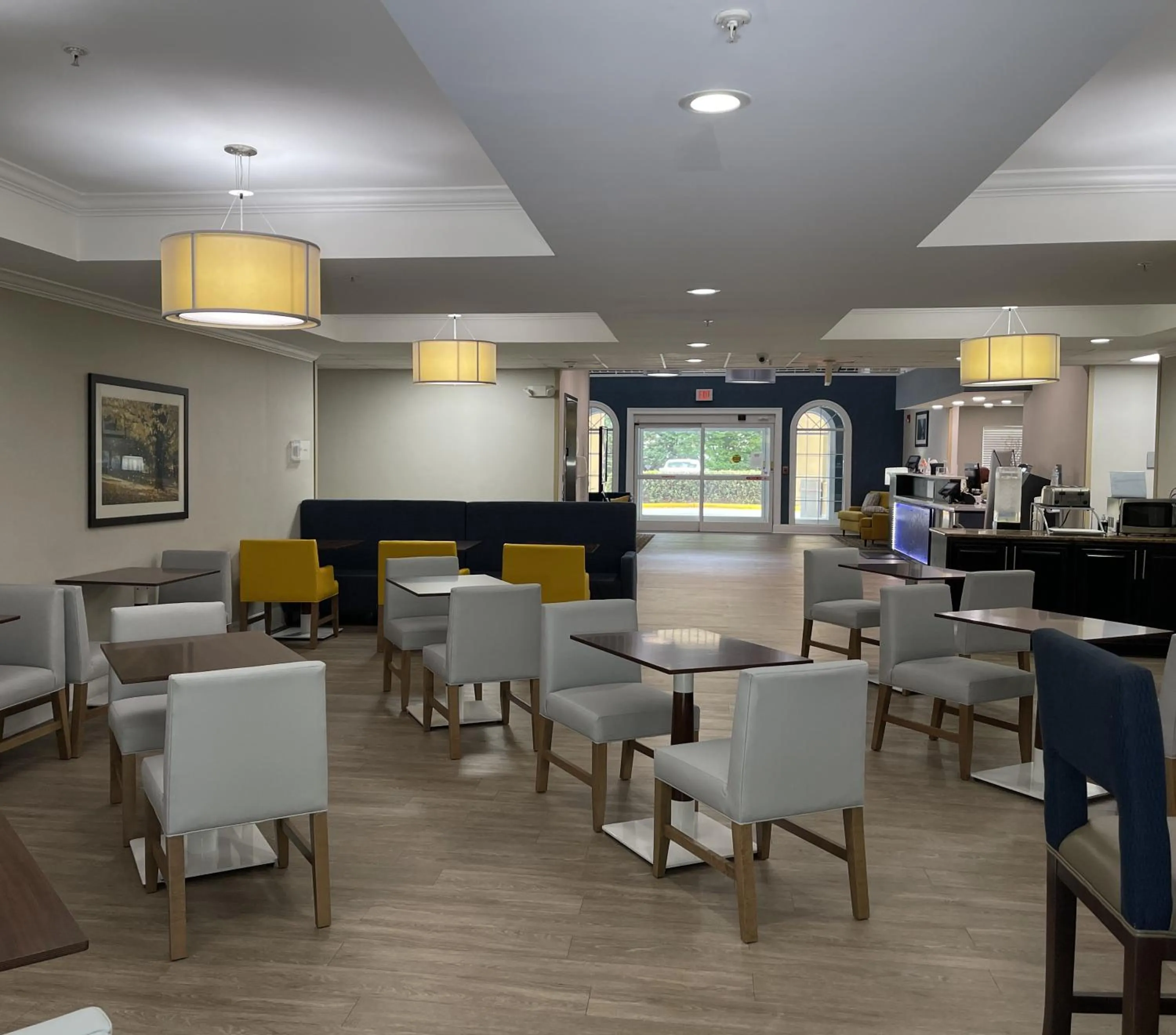 Restaurant/places to eat in Comfort Suites Salisbury I-85