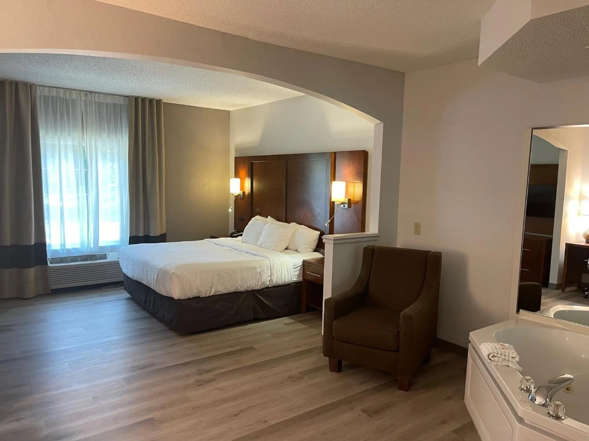 Bed in Comfort Suites Salisbury I-85