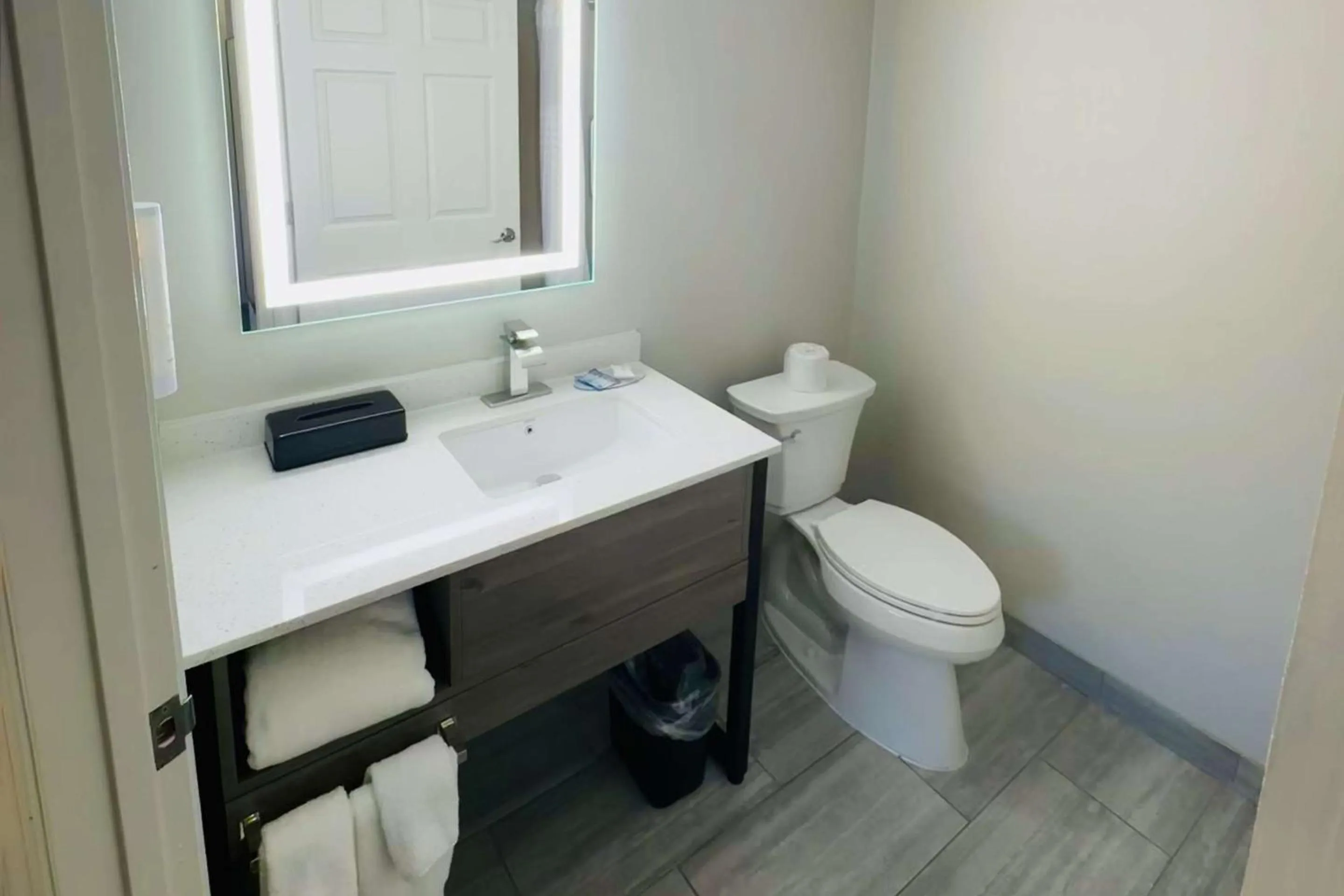 Bedroom in Clarion Pointe Albemarle