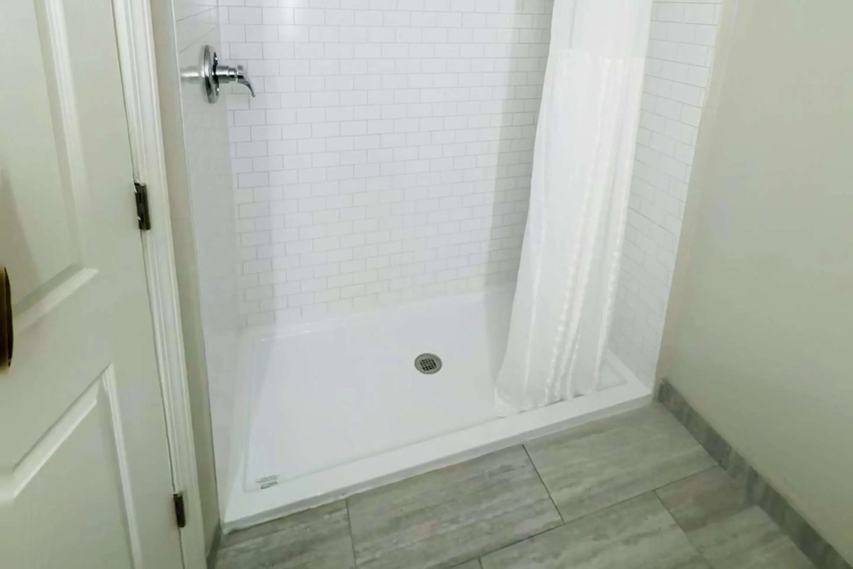 Bedroom in Clarion Pointe Albemarle