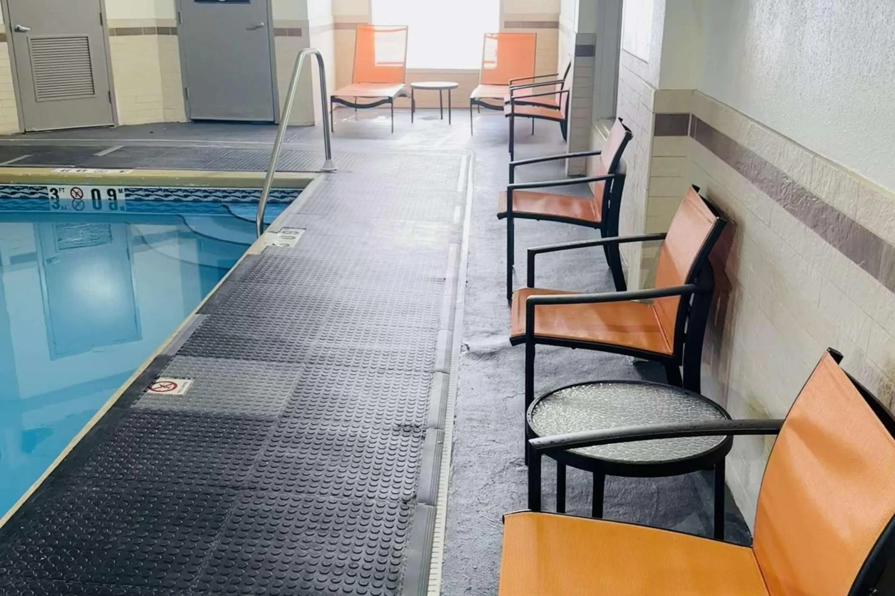 Swimming pool in Clarion Pointe Albemarle