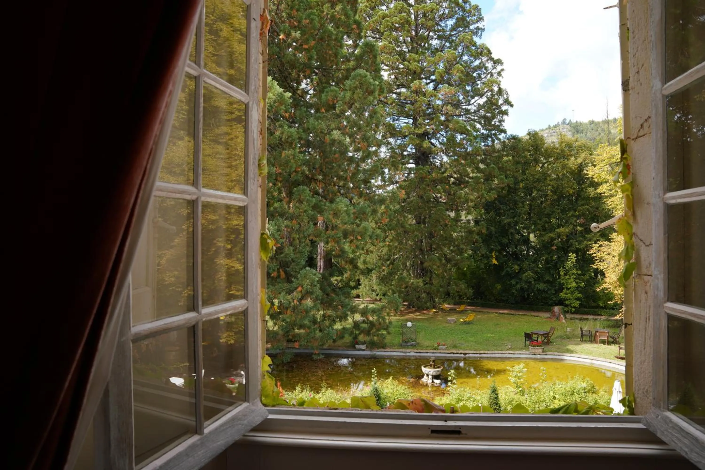 Garden view in Chateau d'Ayres - Hôtel & Spa