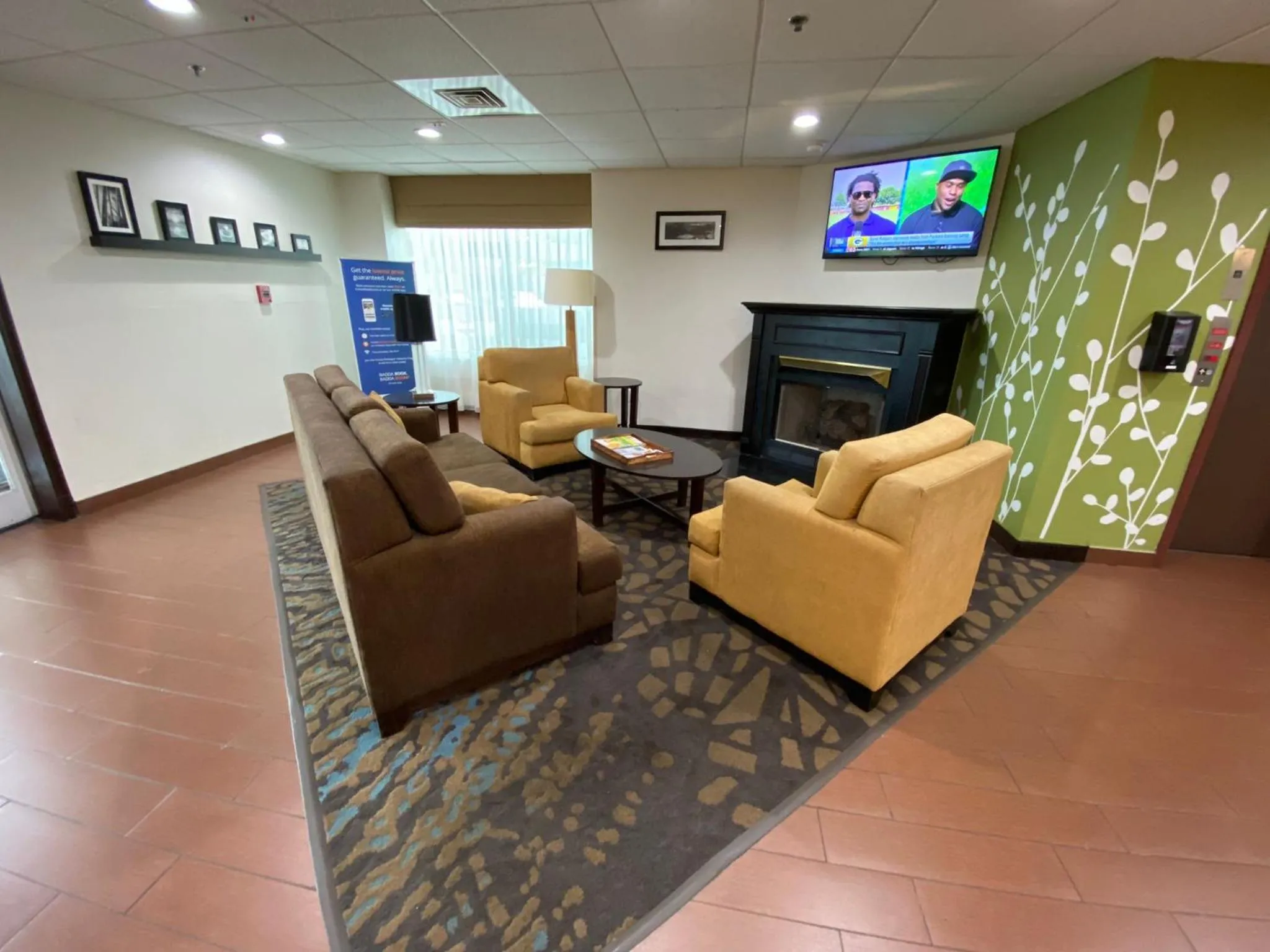 Lobby or reception in Sleep Inn & Suites Jacksonville near Camp Lejeune