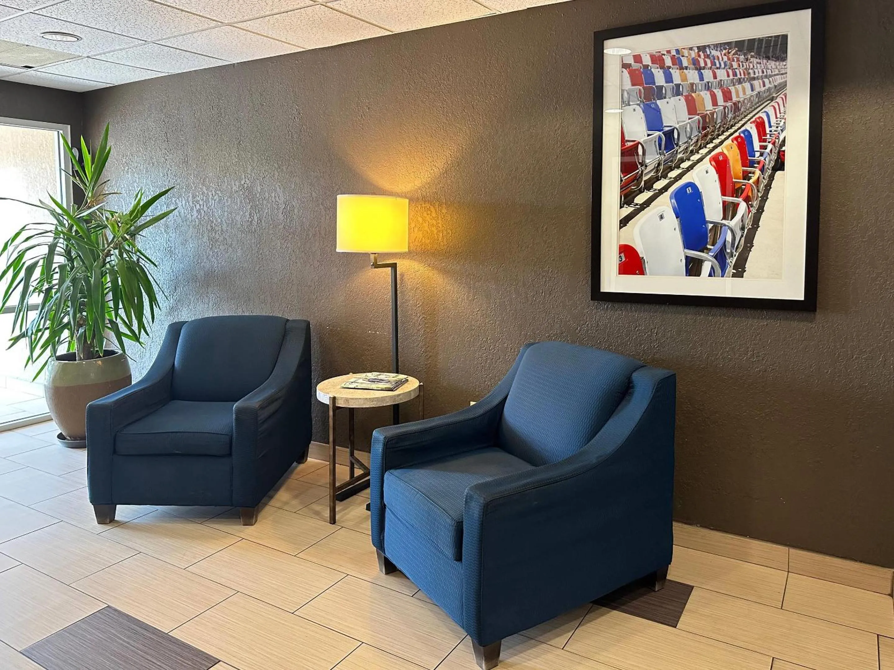 Lobby or reception in Charlotte Suites by IHG