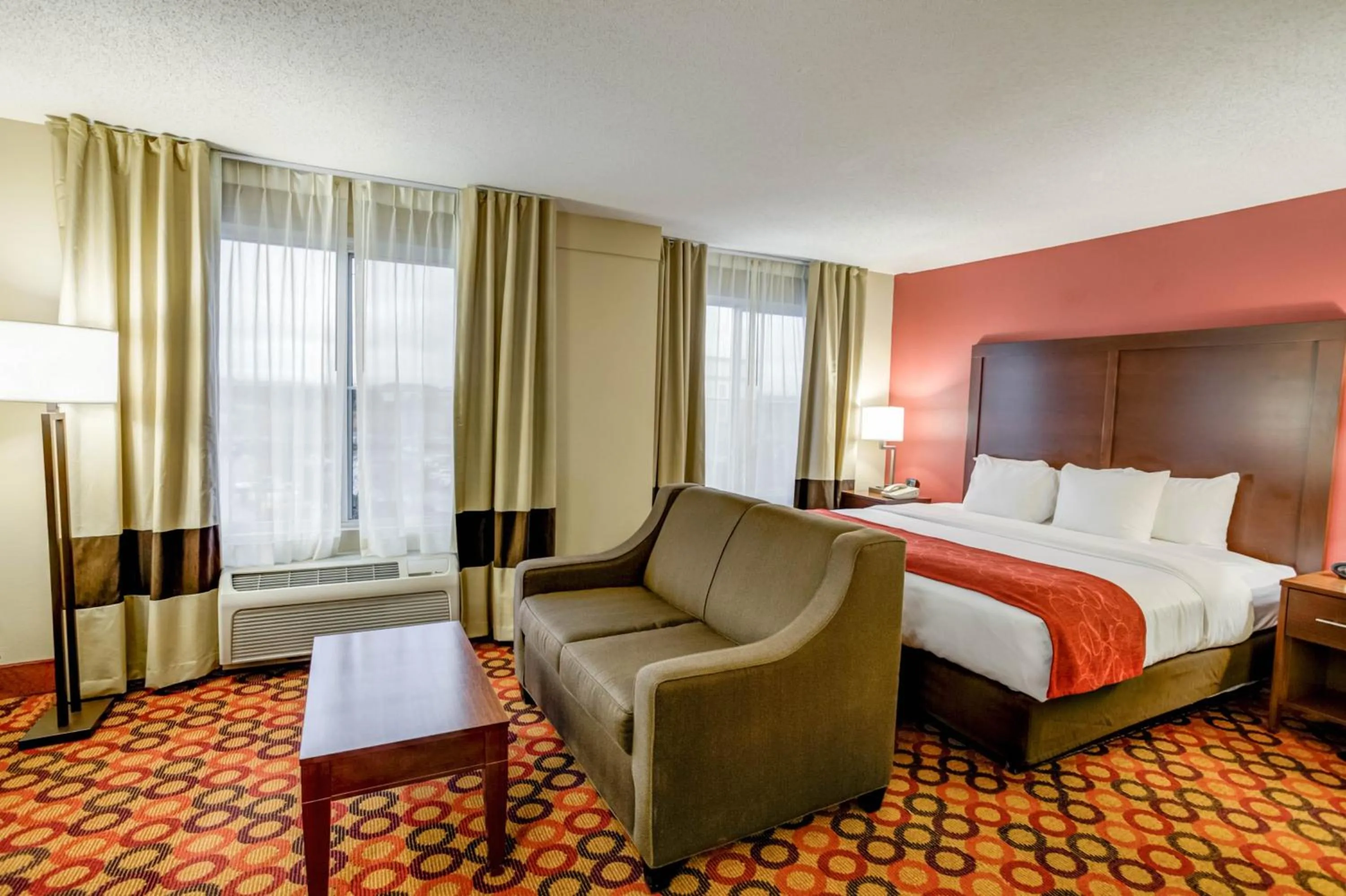 Photo of the whole room, Bed in Concord Suites by IHG