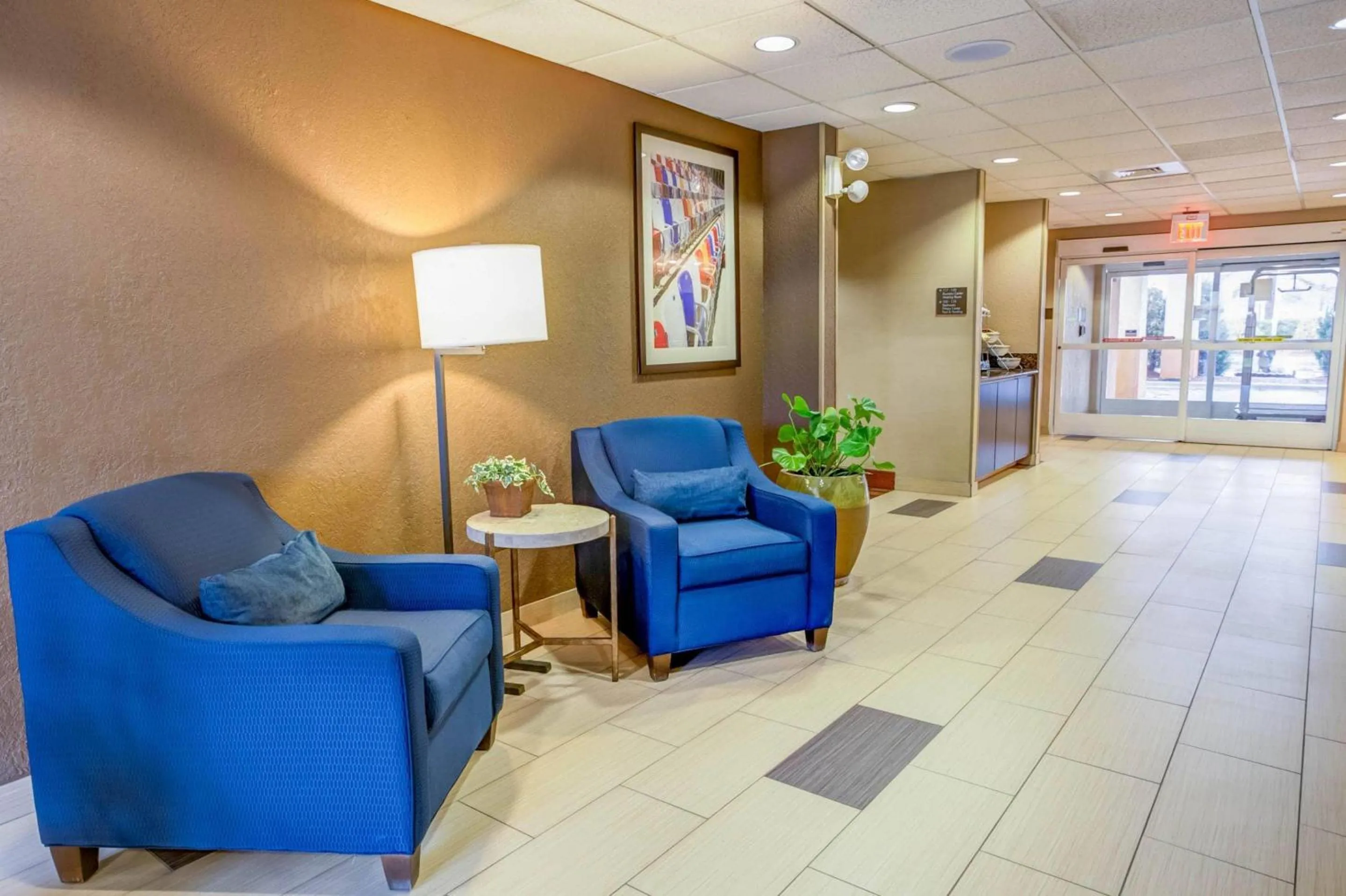 Lobby or reception in Concord Suites by IHG