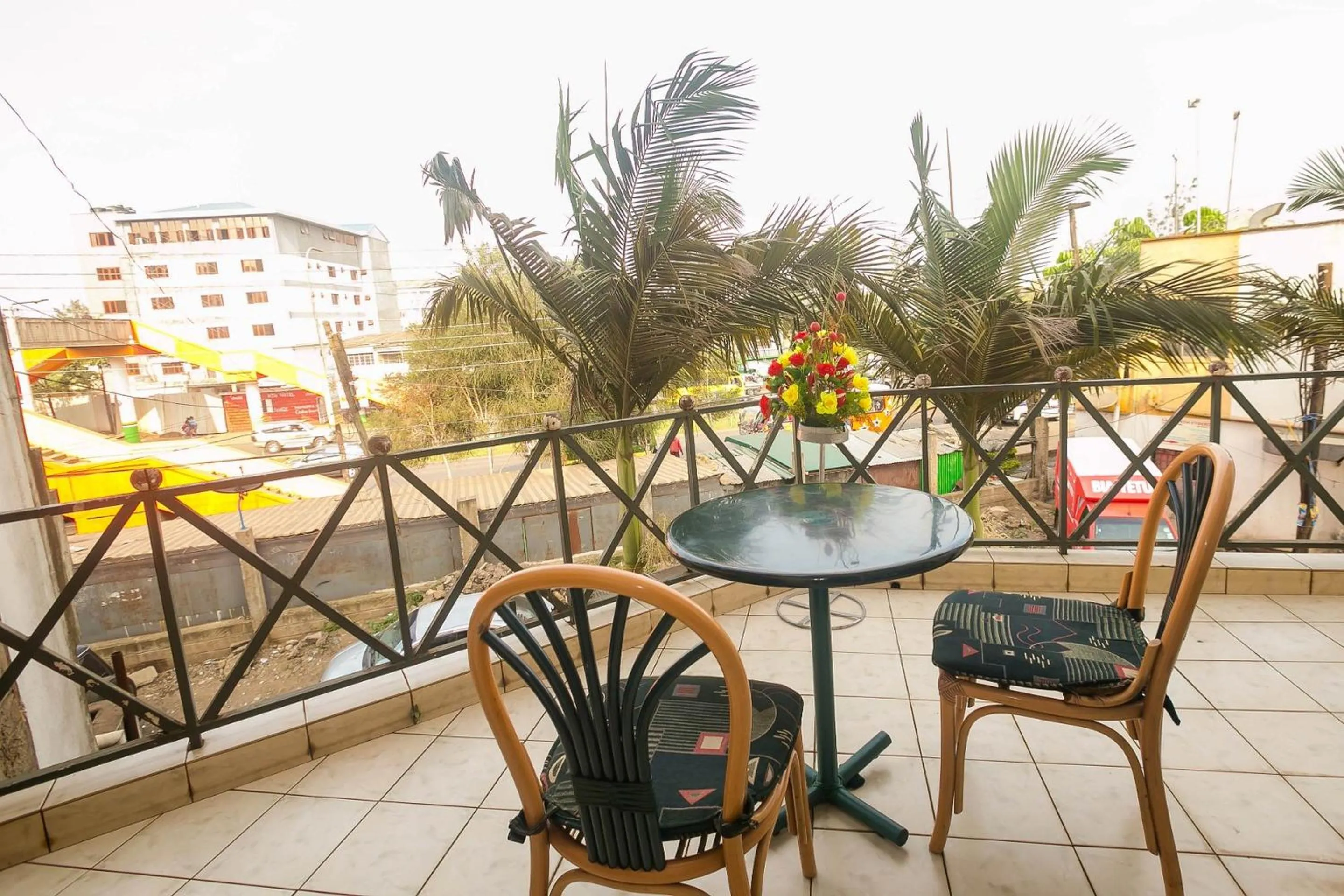 Food and drinks in Plus254 Hotel