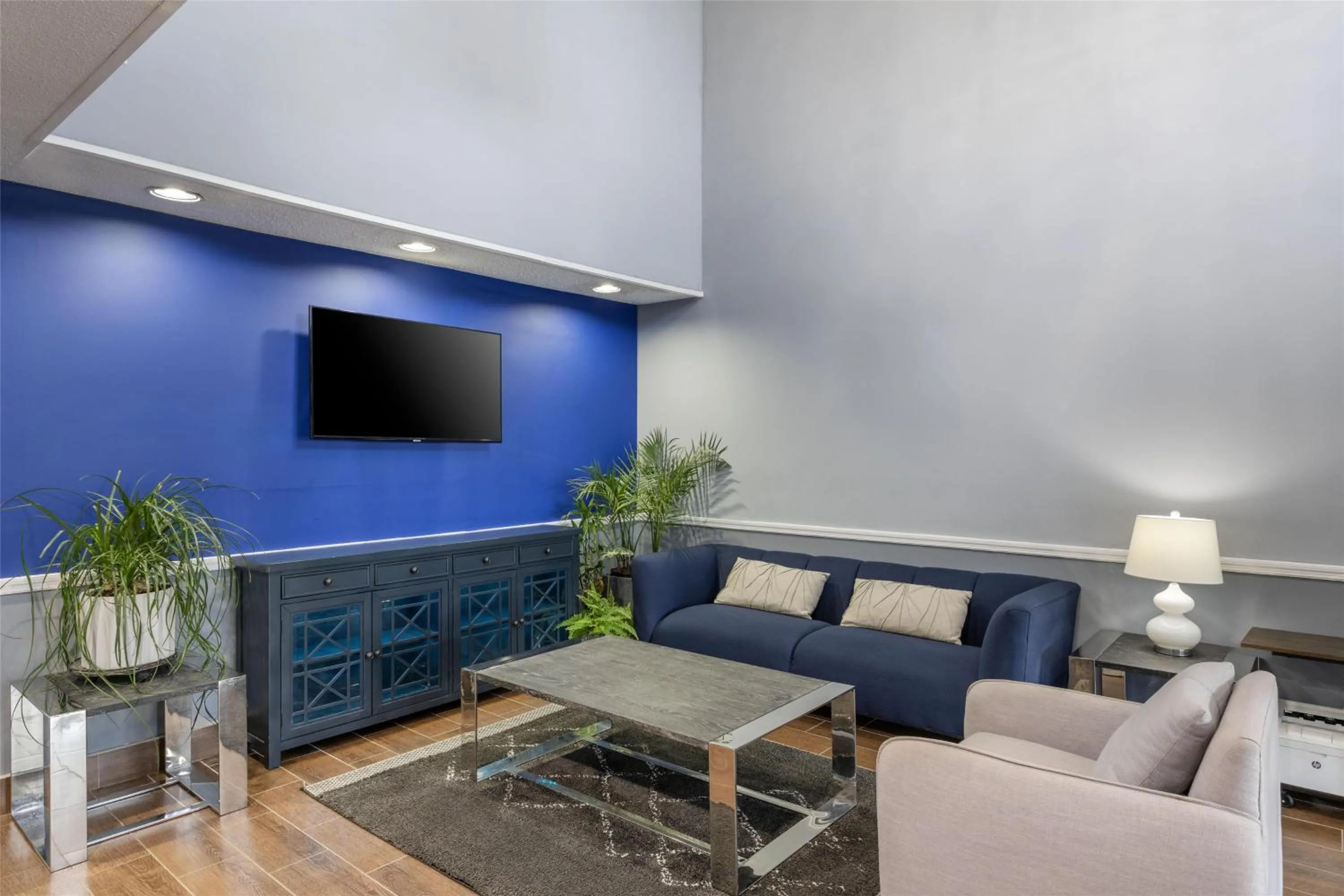 Lobby or reception in SureStay Plus Hotel by Best Western Asheboro