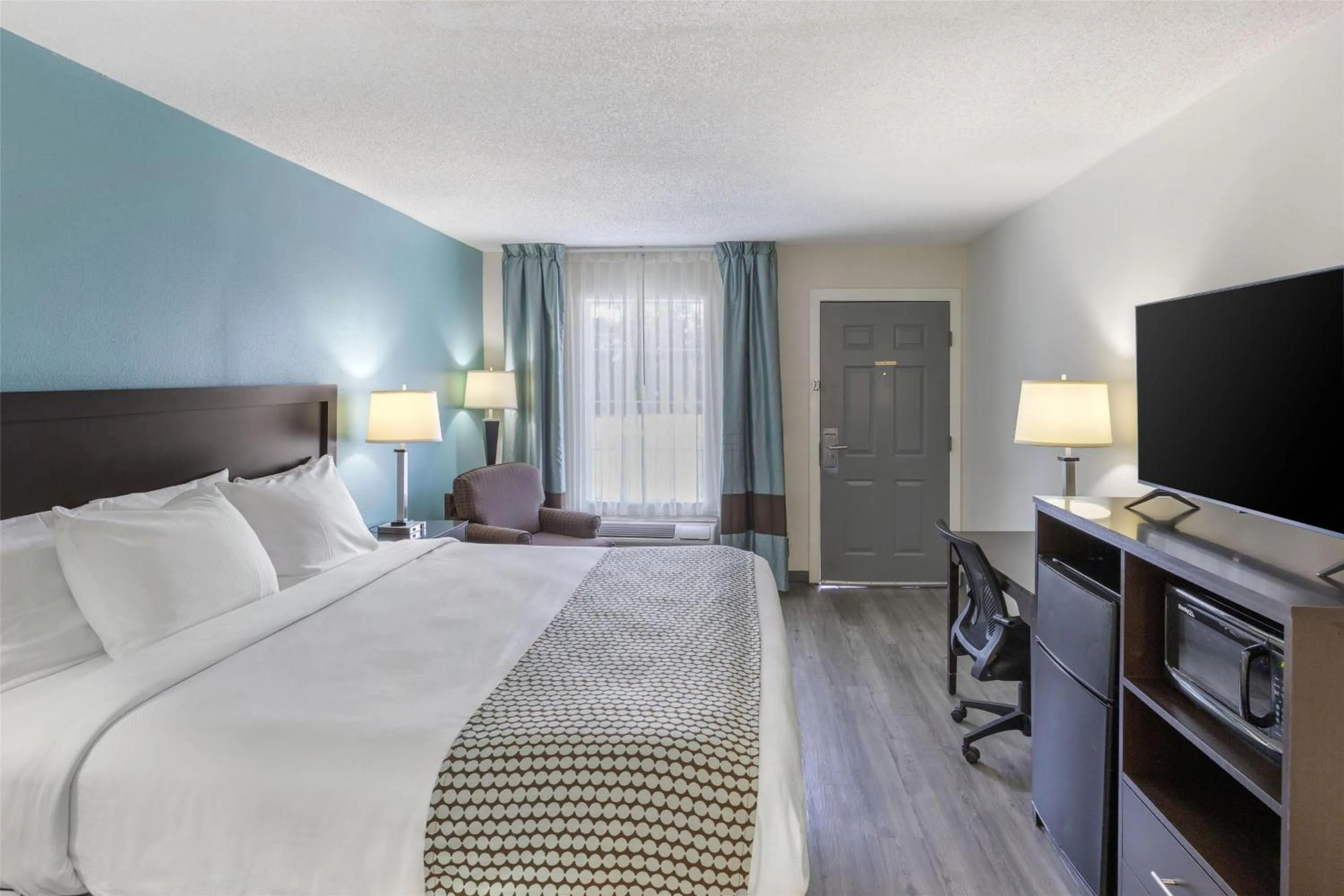 Bedroom, Bed in SureStay Plus Hotel by Best Western Asheboro