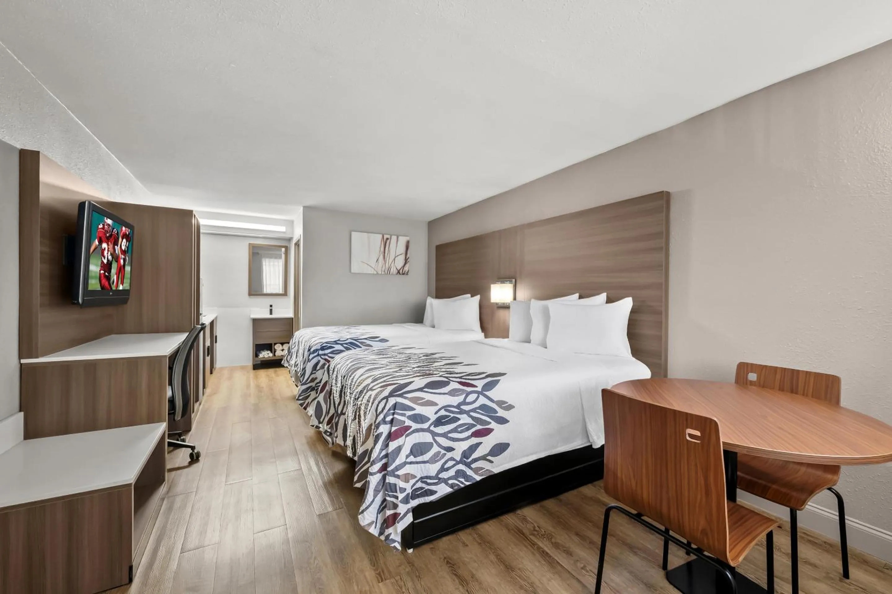 Photo of the whole room, Bed in Red Roof Inn Sanford