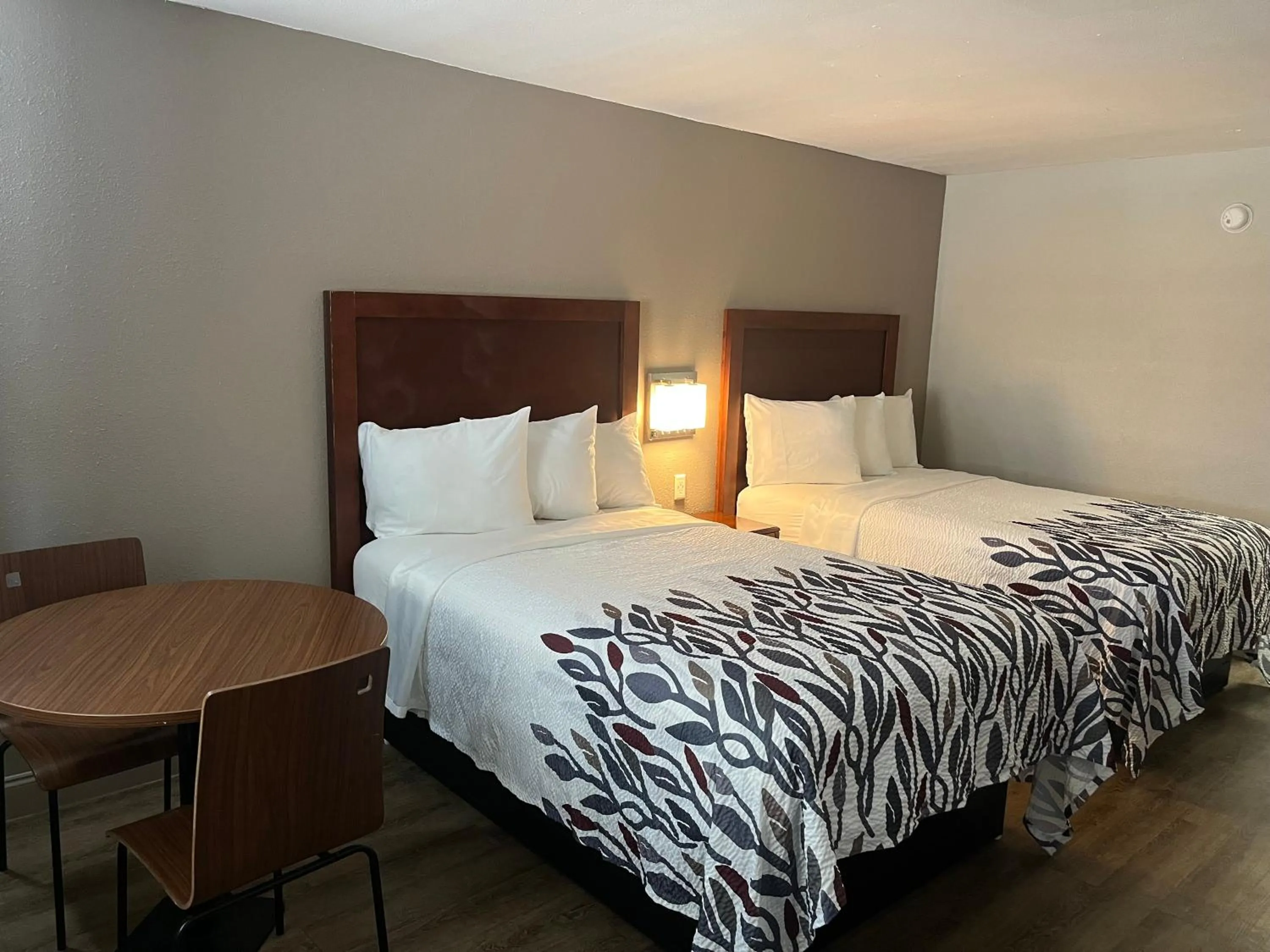 Bedroom, Bed in Econo Lodge Sanford NC