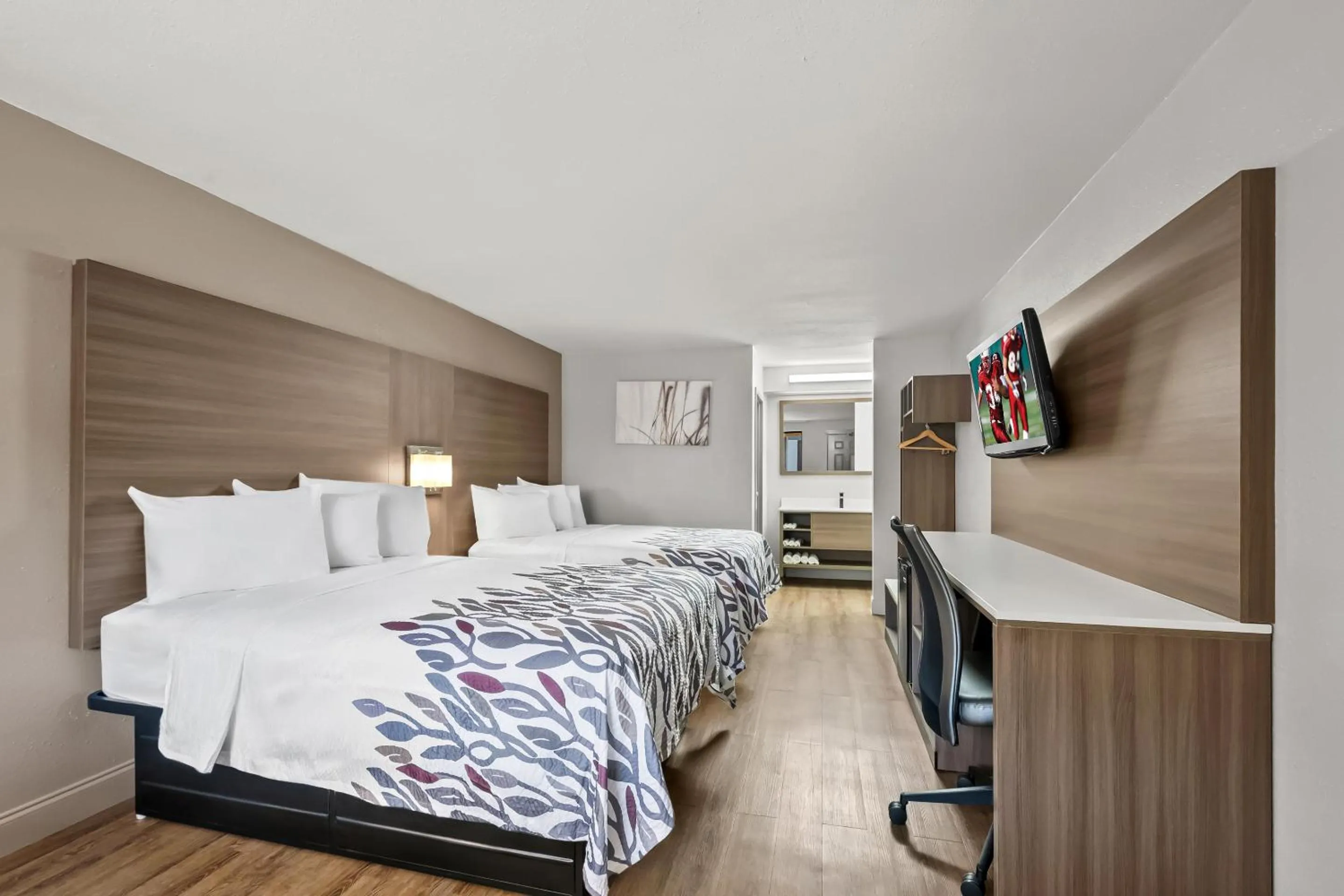 Photo of the whole room, Bed in Red Roof Inn Sanford